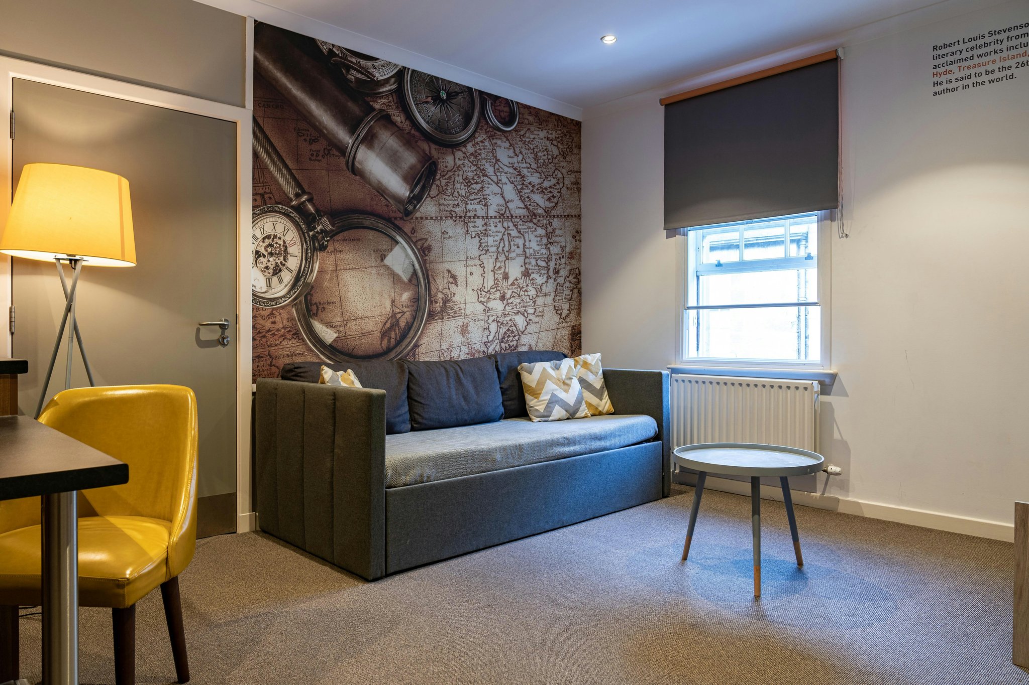 9xMQSgrsPkWpSOptYH7YMA_living_space_1B_family_studio_S