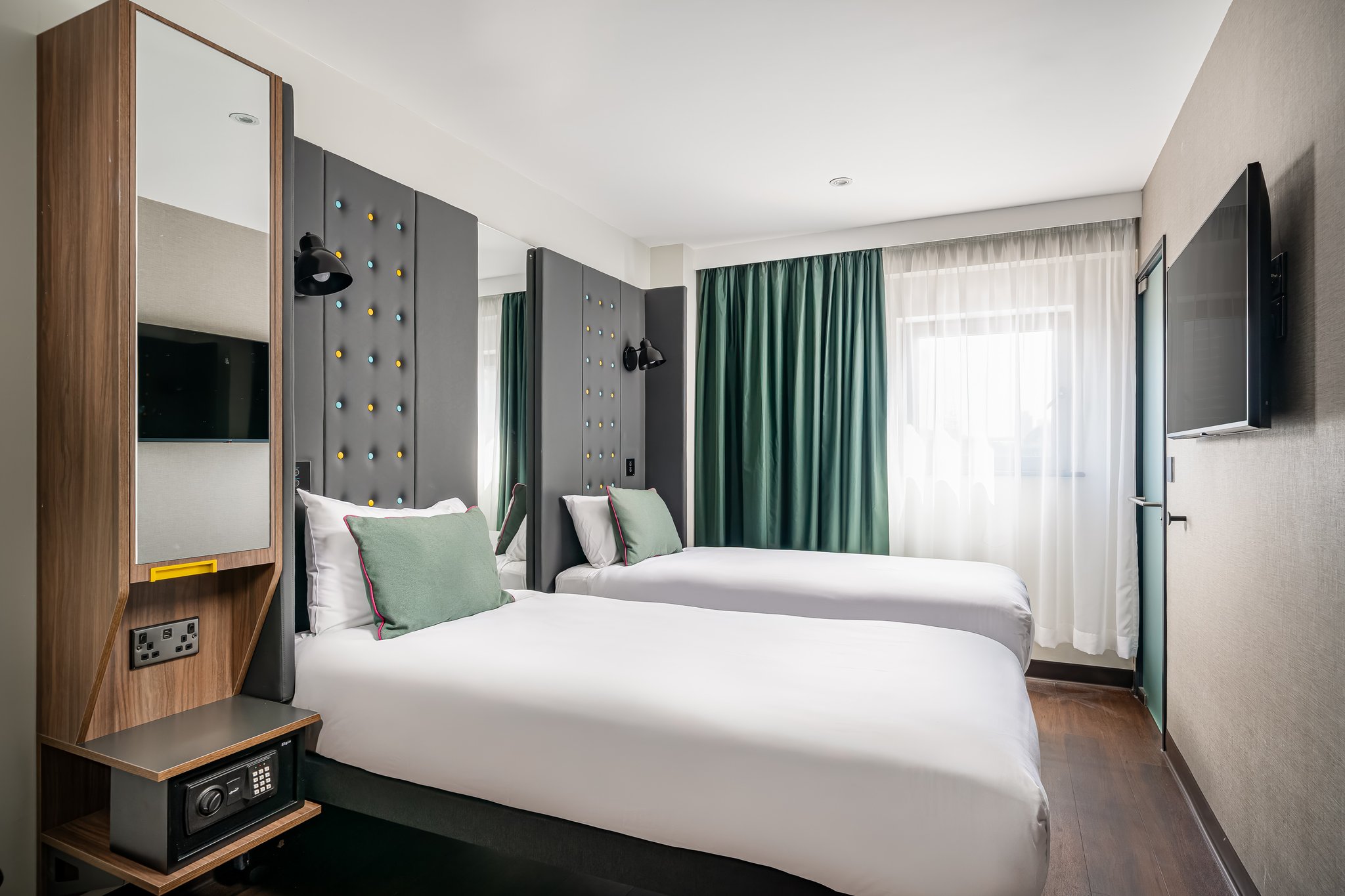 jbRsShzVUCIrtrG6tcfQ_Canary_Wharf_Cosy_Twin_Picture_n.1_S