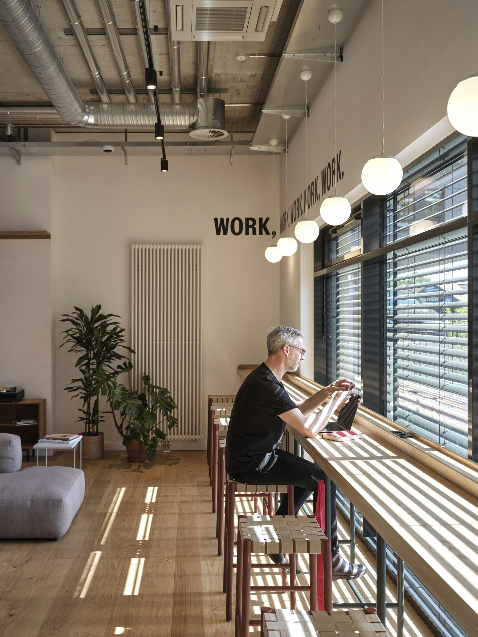 GDqGcfE0ESvYrBefJ7dTA_Coworking_Space_S