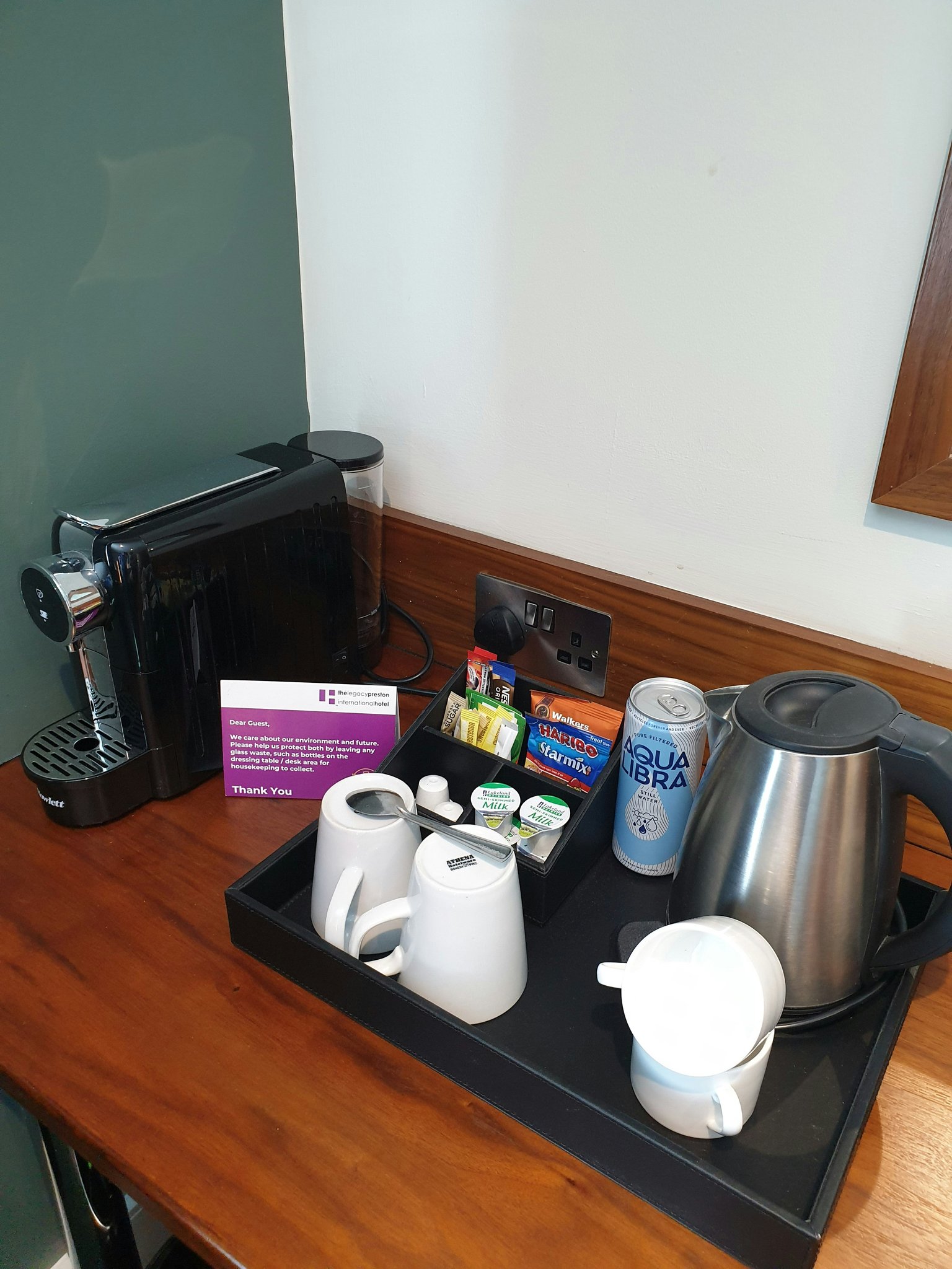 eTCovuw40CZnIRg1TETZw_Exec_hospitality_tray_S