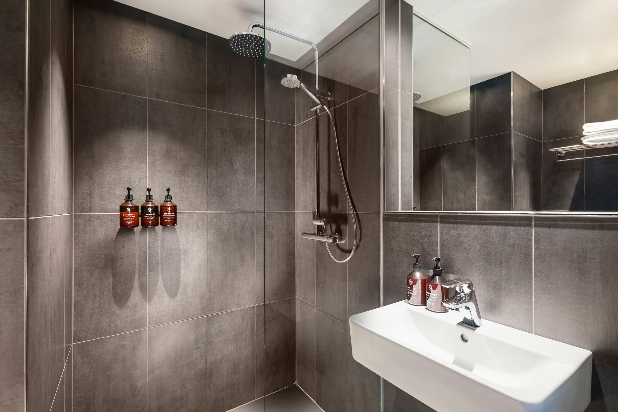 ufSQL0JHvEyFwHy34YfZ4A_Berlin_Interior_Stay-Bathroom_2026_S