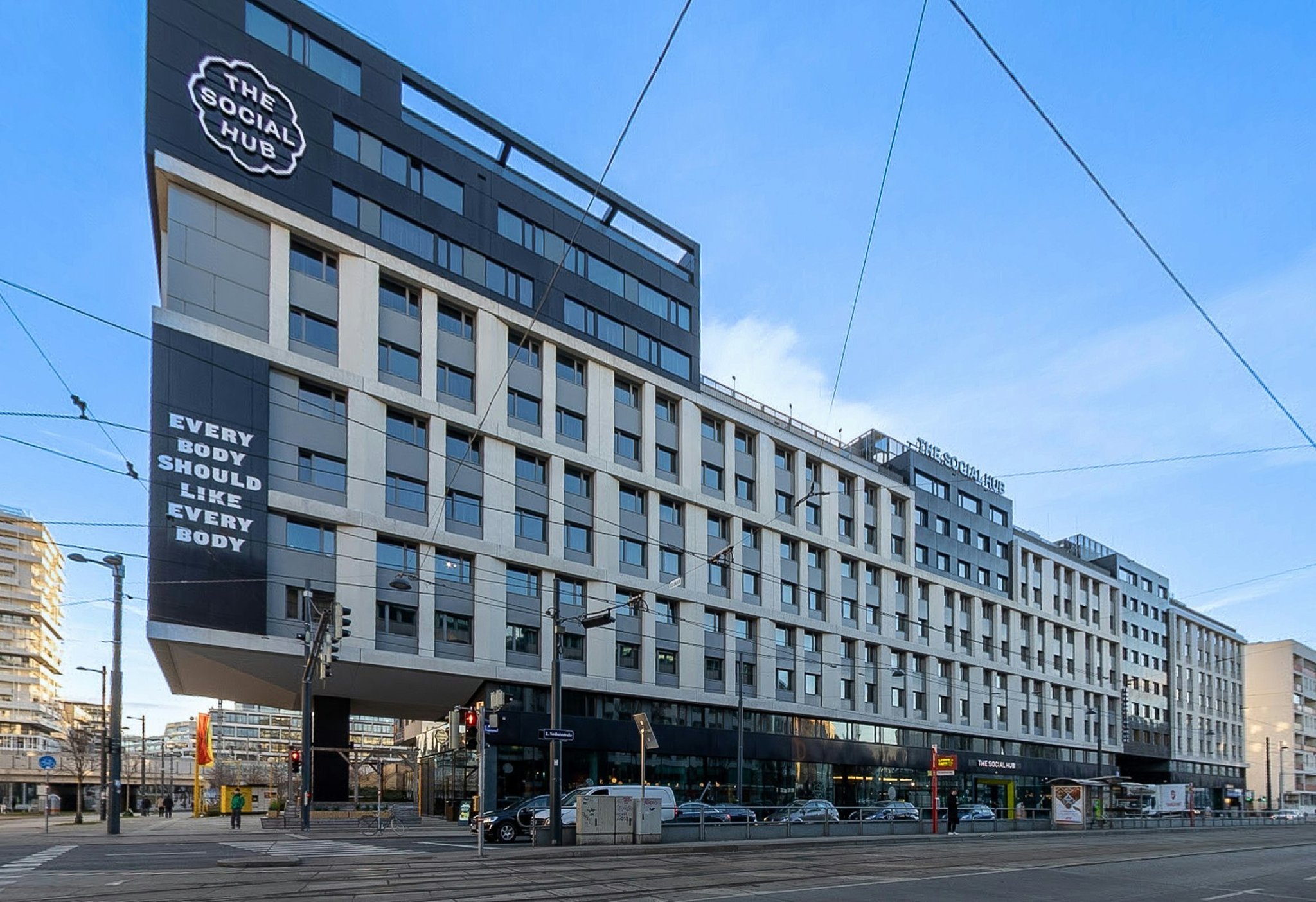 TszX6YGFW0ewLq6qdSNnw_Vienna_Exterior_Facade_2026_(1)_S