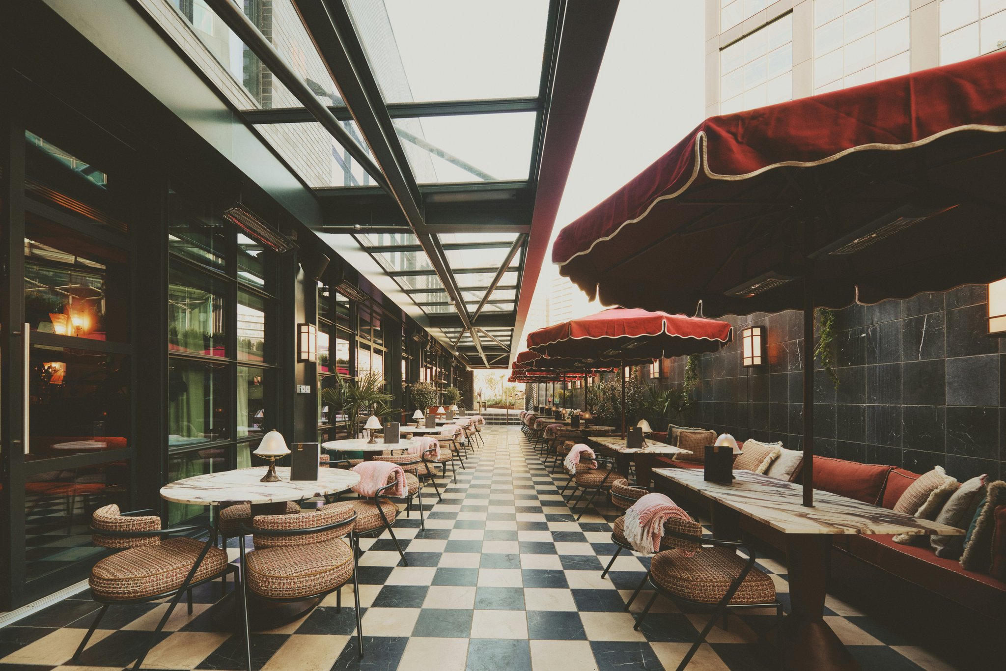 XBIyXagrBkCMxCzqPGO4CQ_Courtyard_S