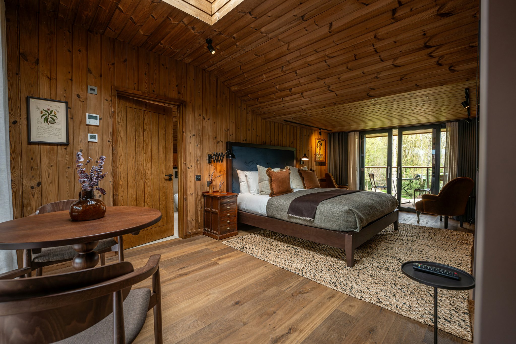SDUYvXY0GhTM98VXKBsA_Cabin_Garden_Room_(1)_S