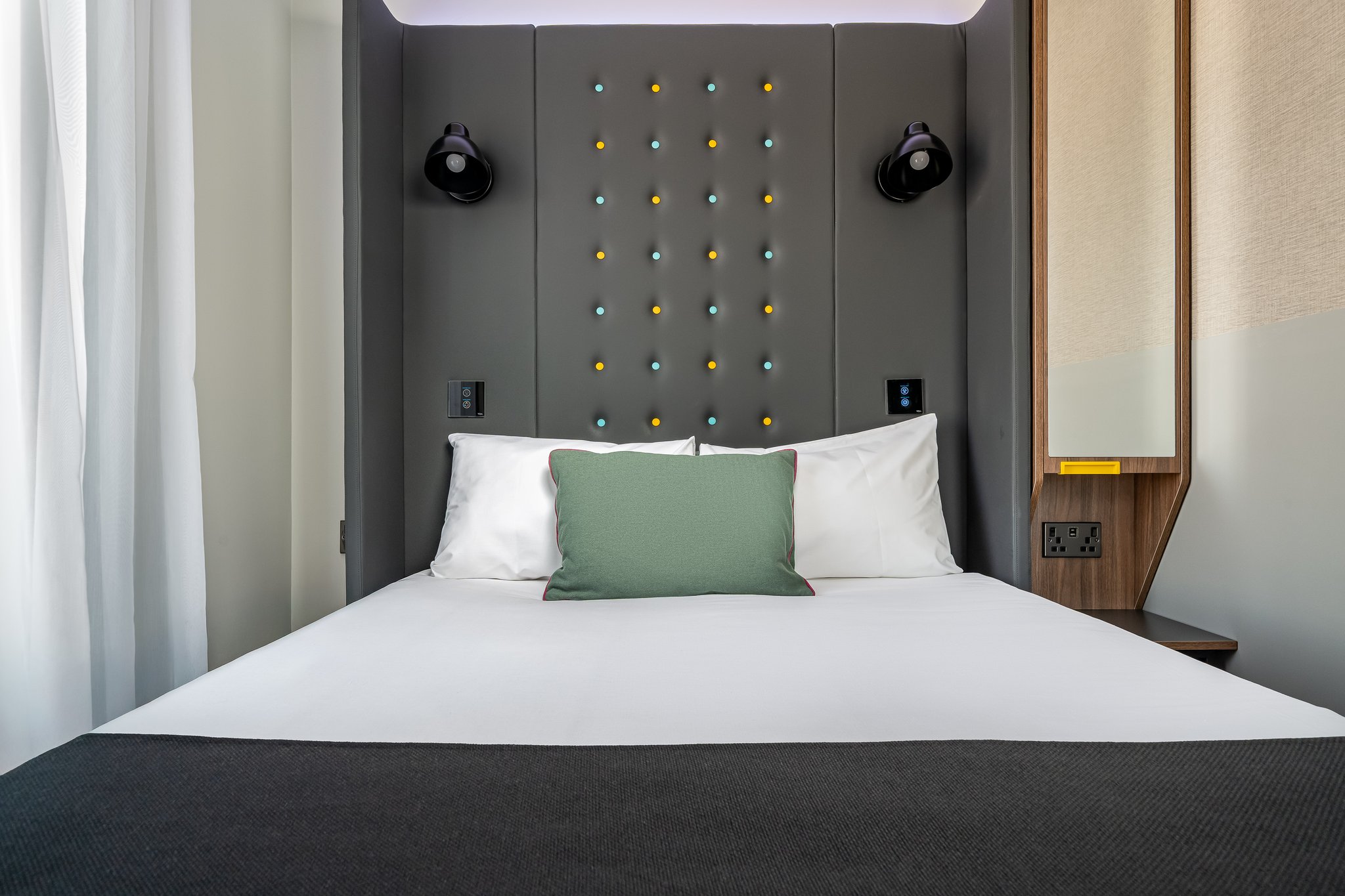 Tvz8lEplrU2xrLE4wfsIQ_Canary_Wharf_Cosy_Double____S