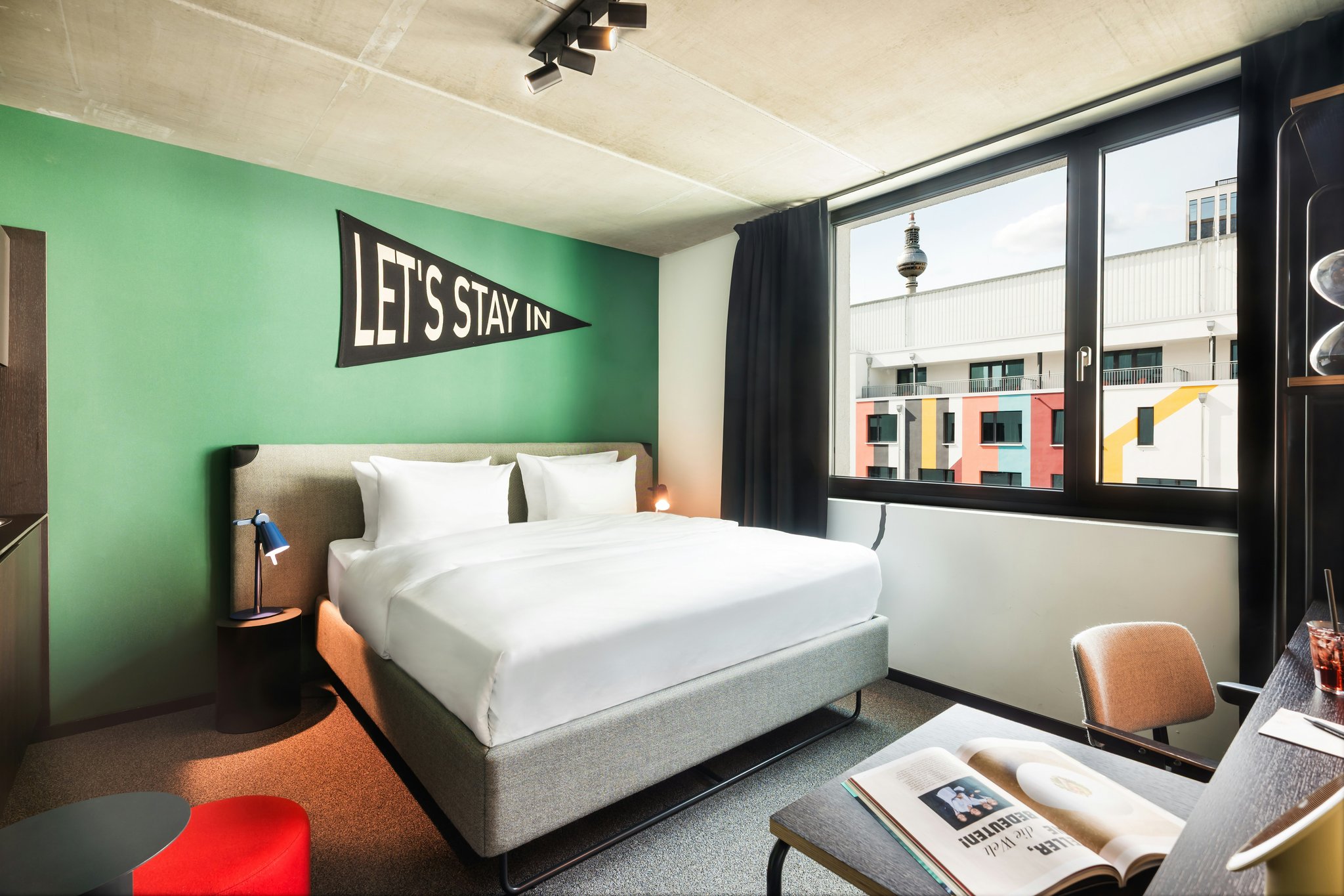 mOW6cPONREyjzIAJUq6B1w_Berlin_Interior_Stay-Deluxe-Studio_S