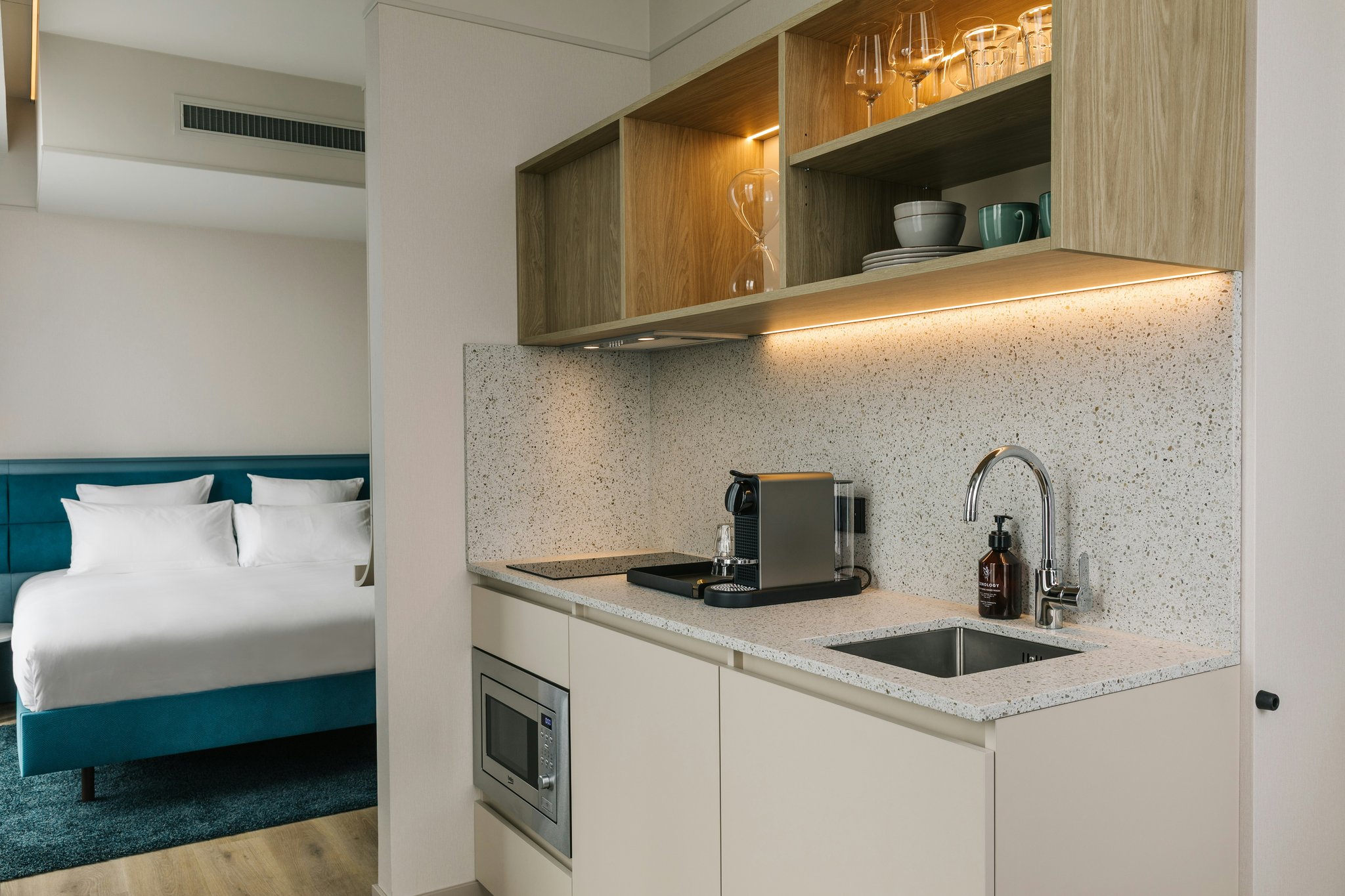 6OprFaHK50mmgyjDq8NKfw_Amsterdam-City_photography_Hotel_r_S