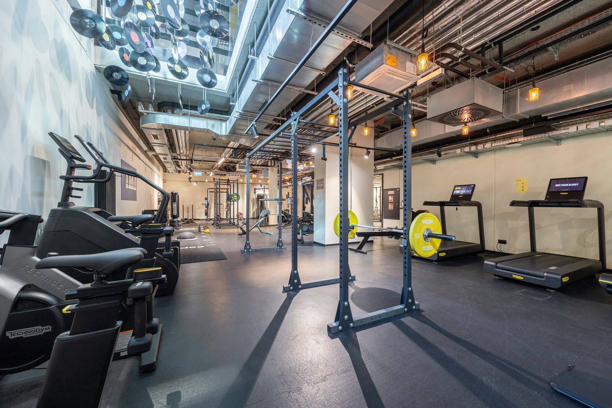 gNgak6Qr8EmayfPuYozPA_Vienna_Interior_Gym_Overview_2026_S