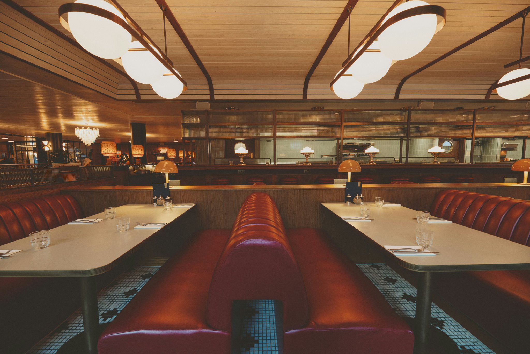 34PHT1NQUkaUEDDJ2huMQ_Restaurant-02_S