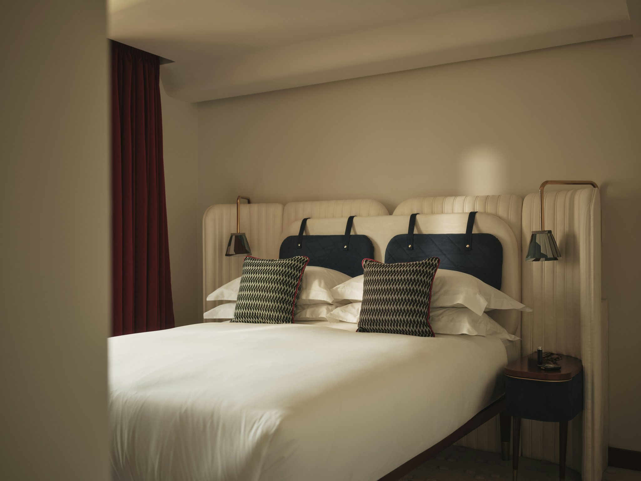 9qx9L65fUCPREJFIolQaA_Deluxe_King_Room_3_S