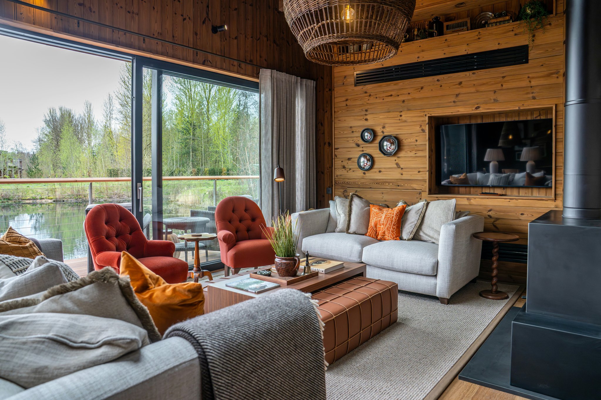 OVZ40QYq105f7fdomEGKA_Cabin_Suite_Room-04_S