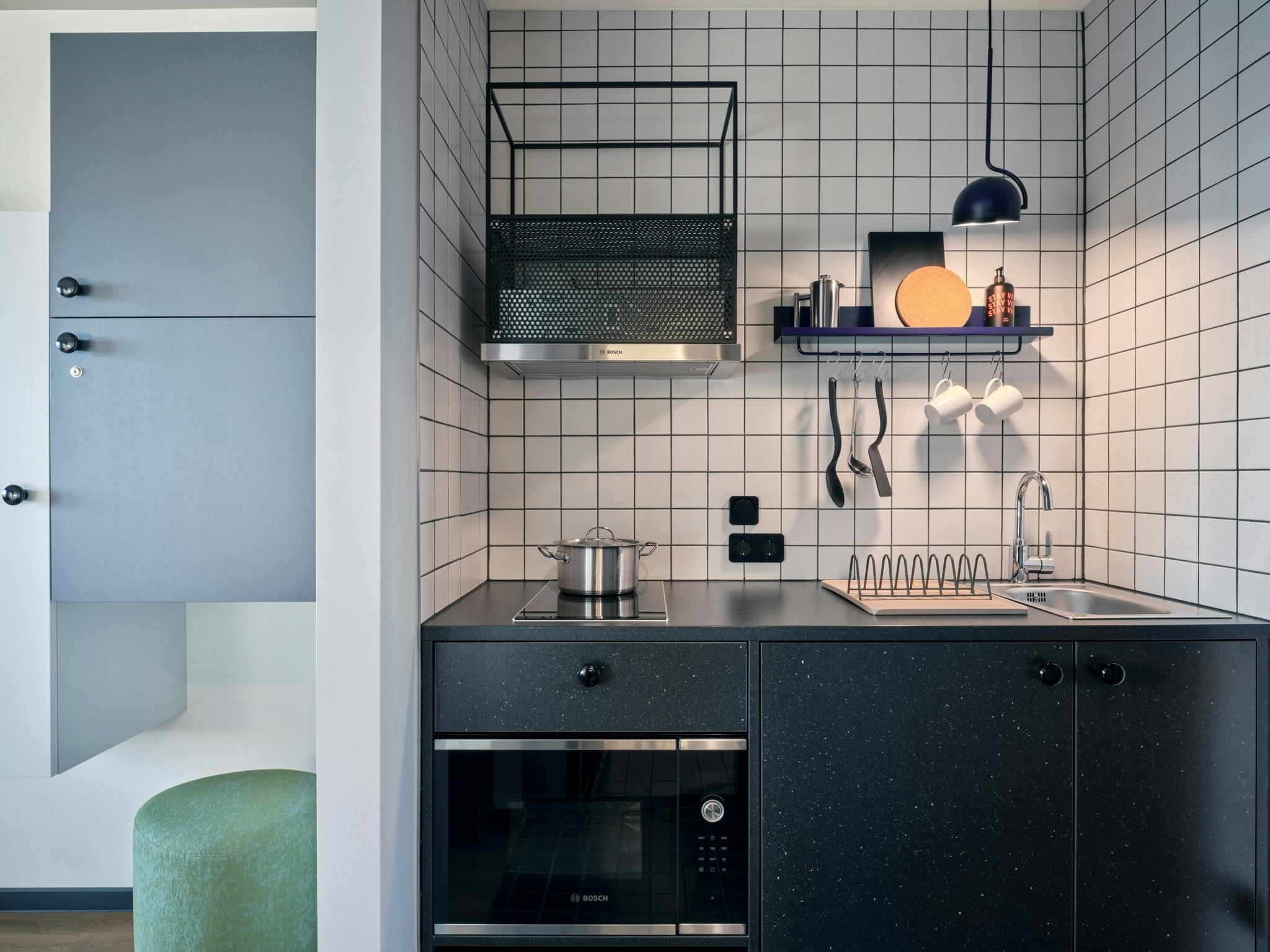 Xumn31YKg0a5zNc0ZznQ_Apartment_with_Queen_Bed_and_Kitchen_S