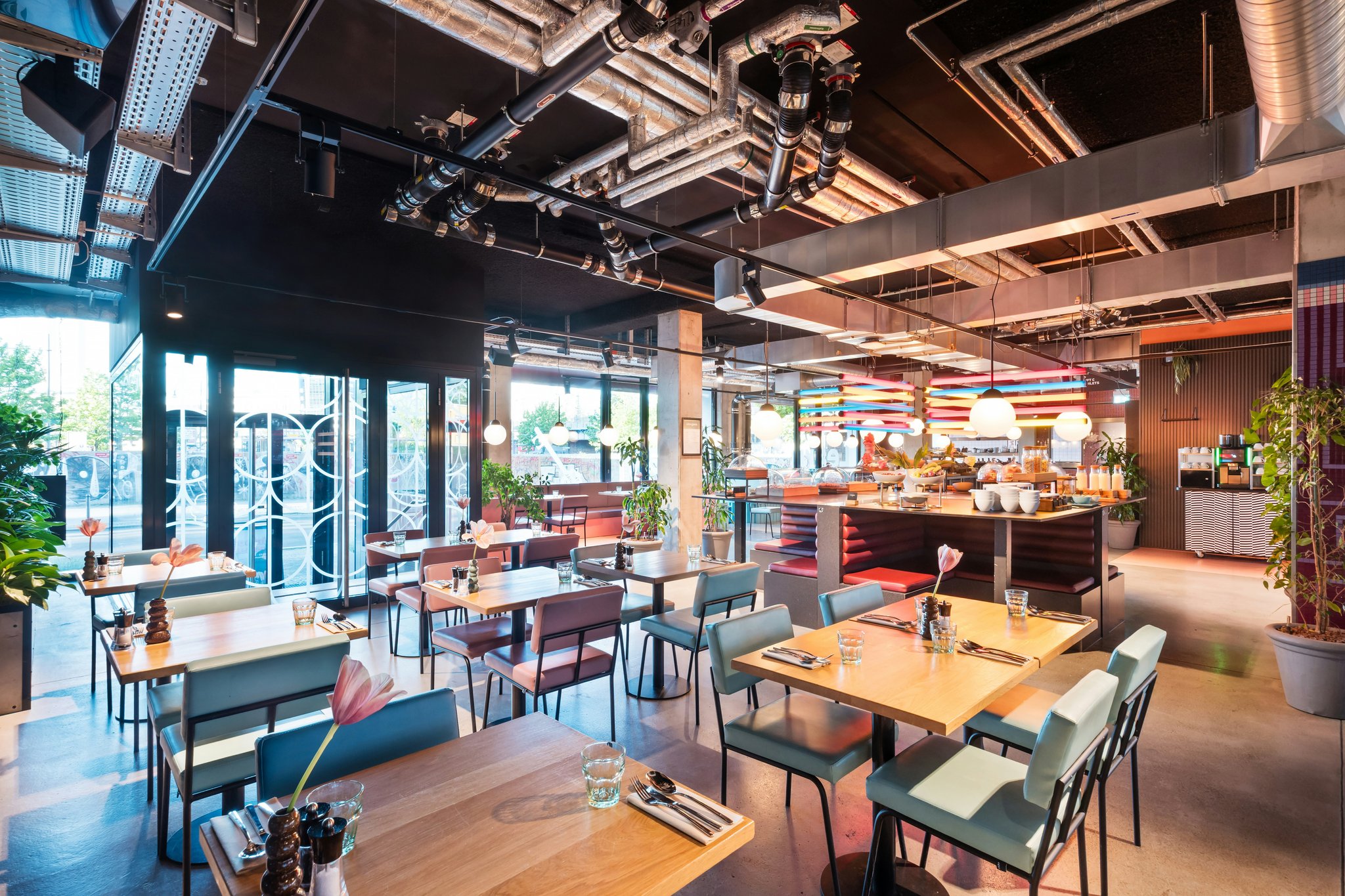 rQ3yuQAWeEKq9N4AGF2NAg_Berlin_Interior_Restaurant_2026-1_S