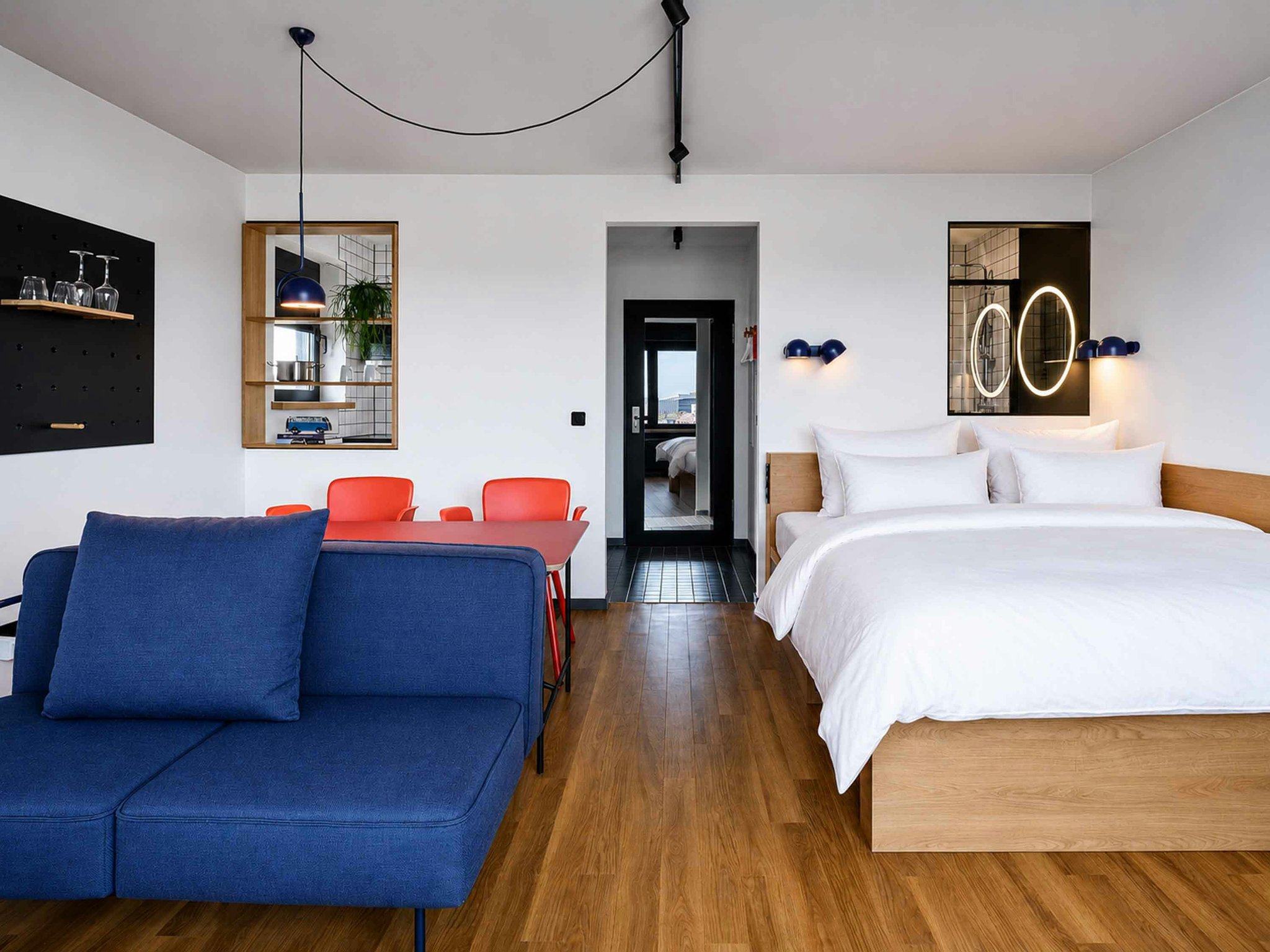 xnghk6WGoEGtk0VBiabUA_Apartment_with_King_Bed_and_Kitchen_S