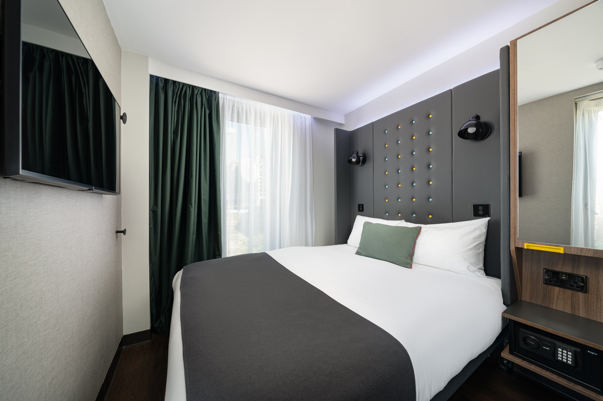 zC0s9bEiAUmjUMvVYqrzg_Canary_Wharf_Cosy_Double_Picture_n._S