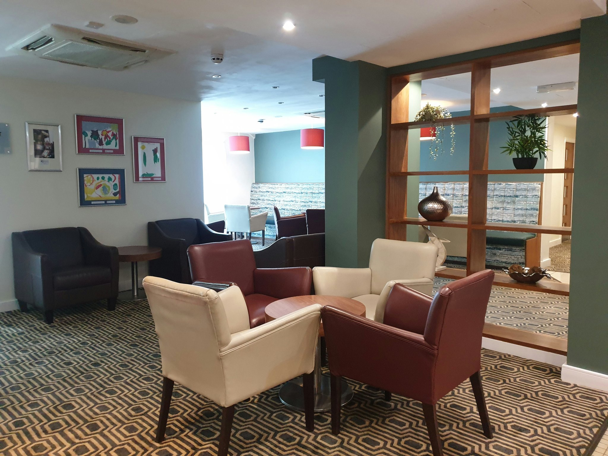 Wl0rrqUkeUJDgAKW21g_Lounge_3_S