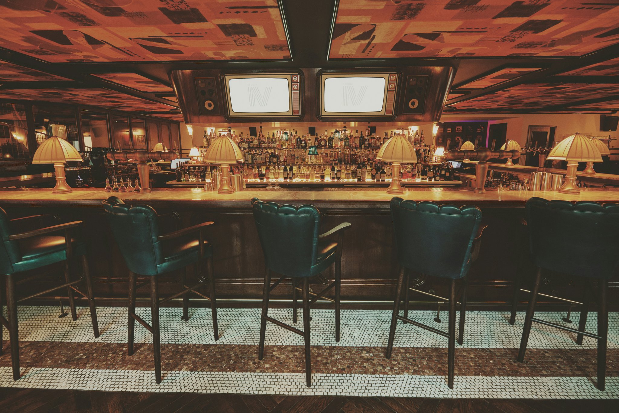 sXUuMXUkqeok6mykhZqg_Studio_IV_Bar-05_S