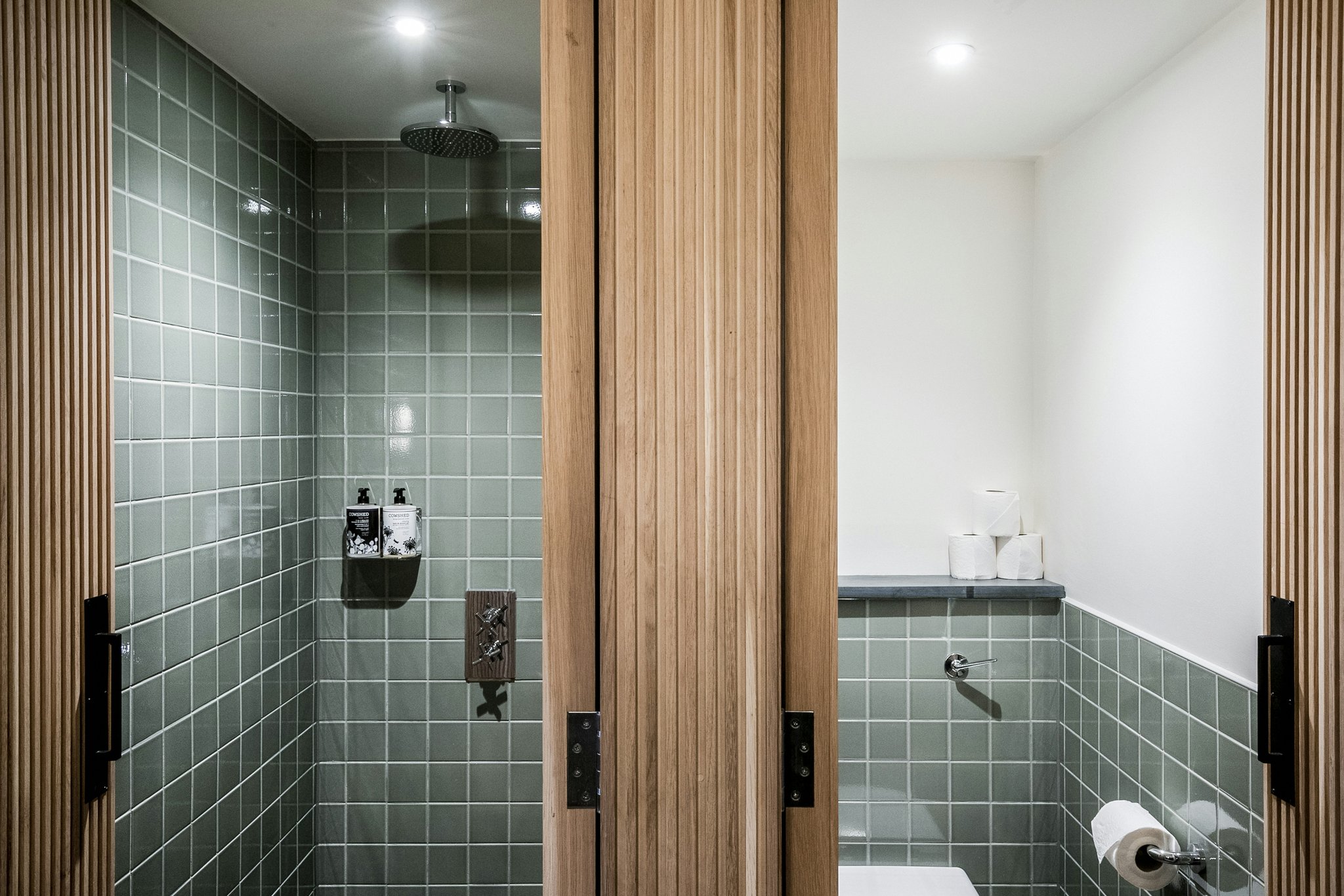TXBQ2PKHUul08YvHkZlpg_Bathroom-02_S