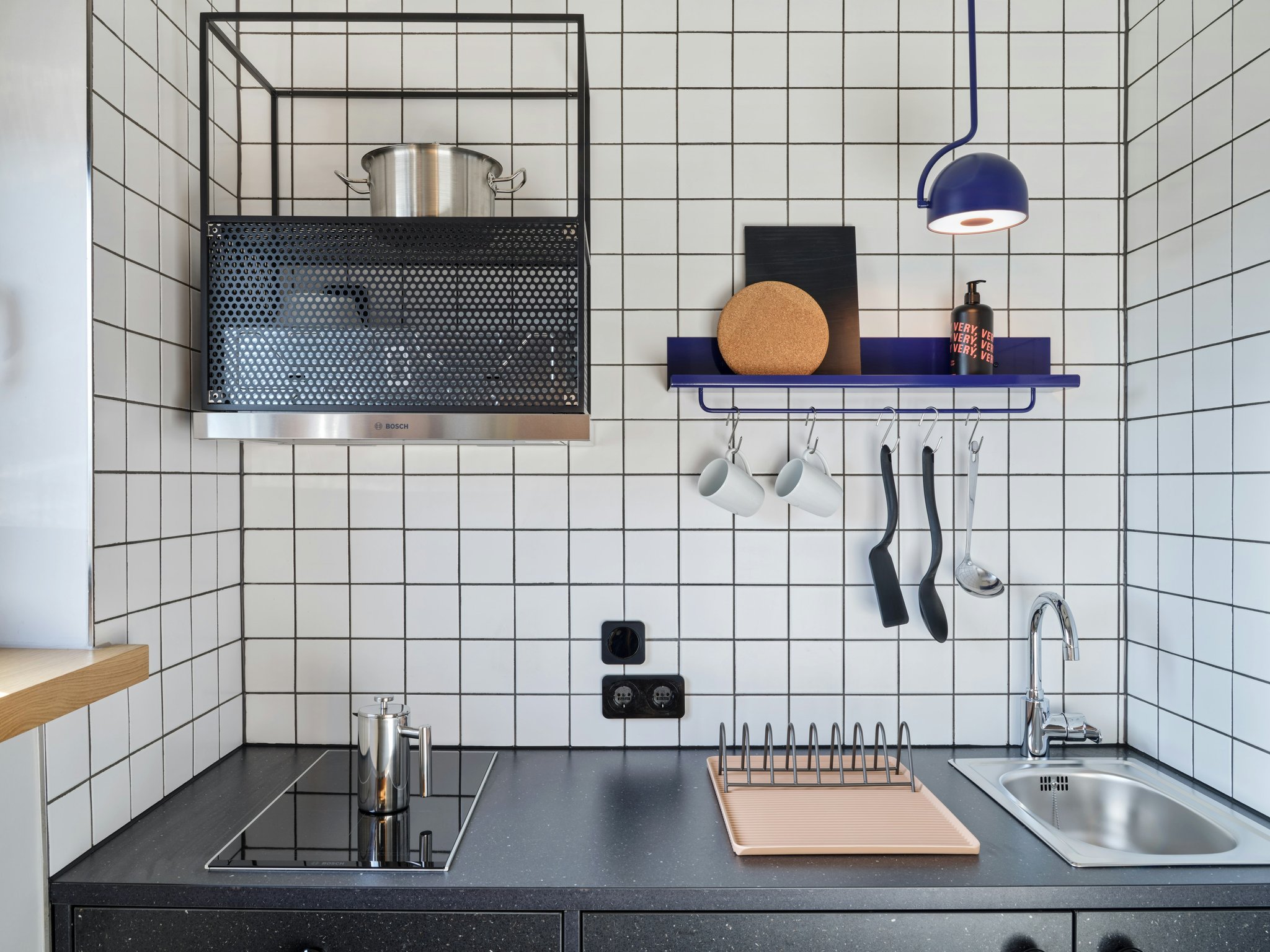 MBr2fLbPDk4N4qVLxpsfA_Apartment_with_King_Bed_and_Kitchen_S