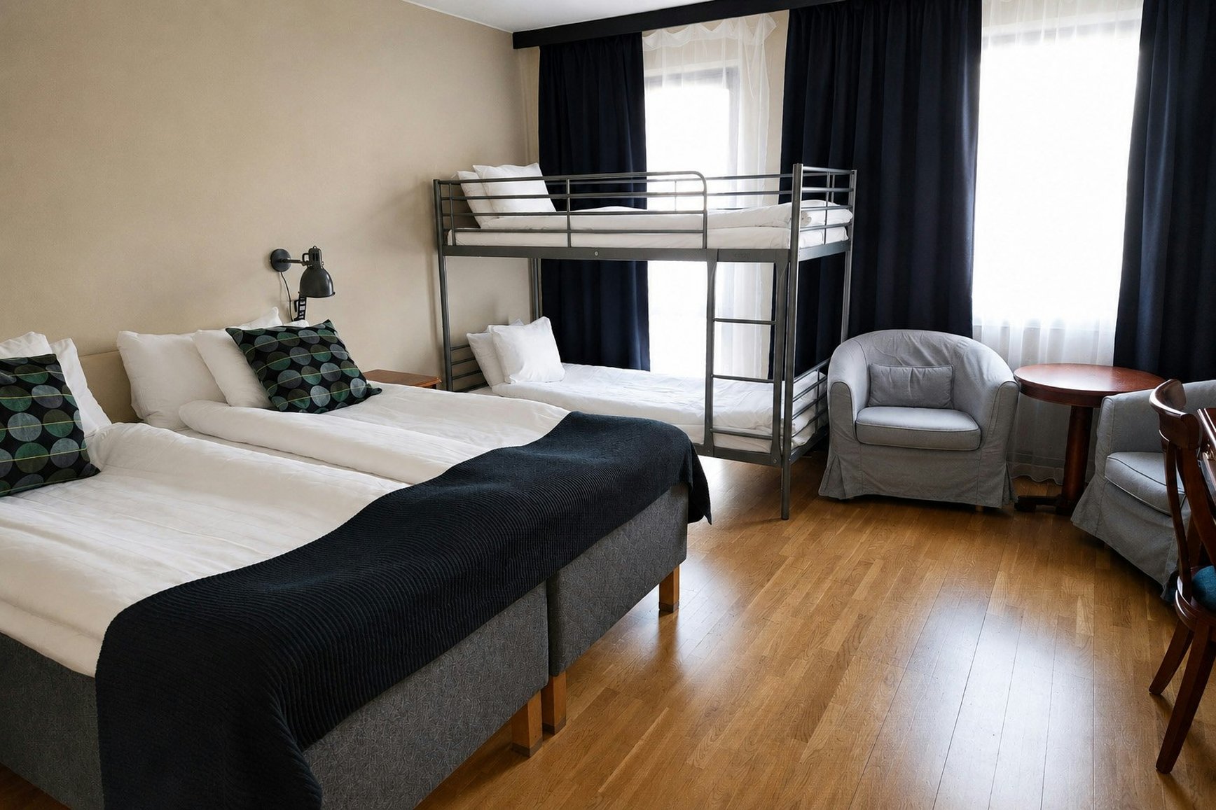 taL0H3B0ekZQGIURpIAg_family_twin_first_hotel_soderhamn_S
