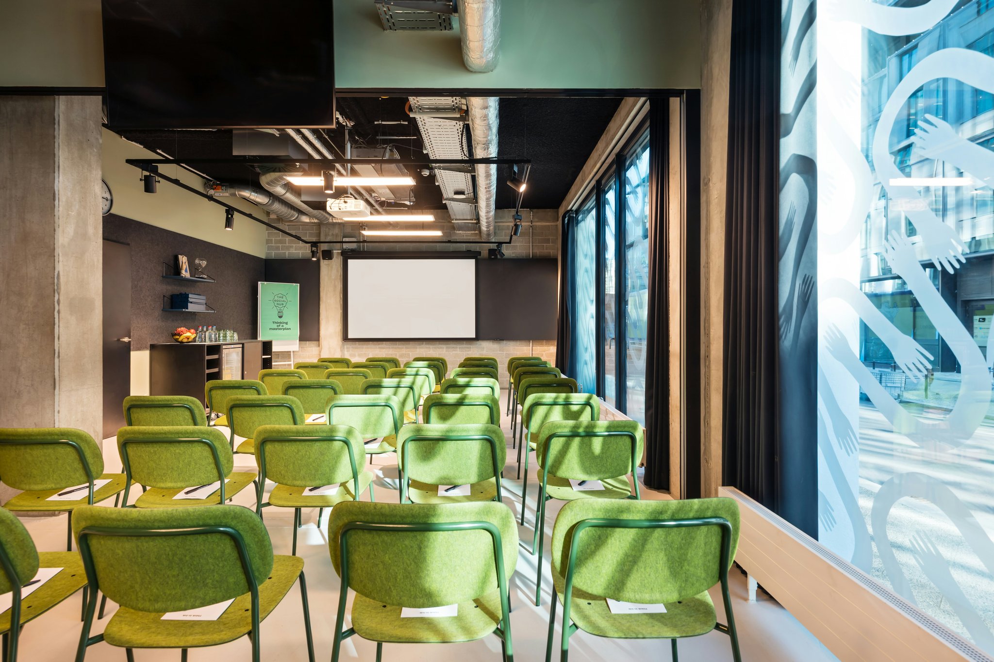 reiT3Gszbkm5XDUjfwnMmQ_Berlin_Interior_Meeting-Room-2-3_2_S