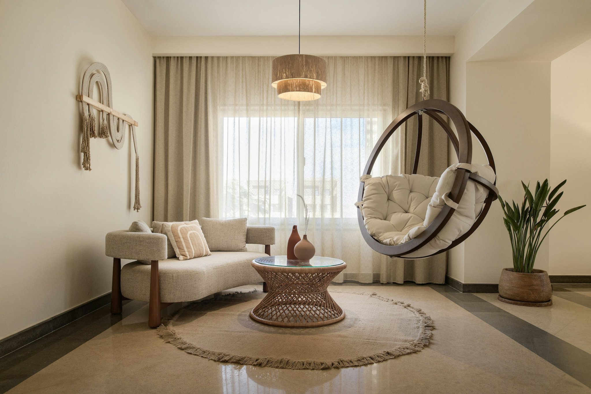 Lspf1iyMKU6uQMV6cIumw_Unatti-living_room_(2)_S