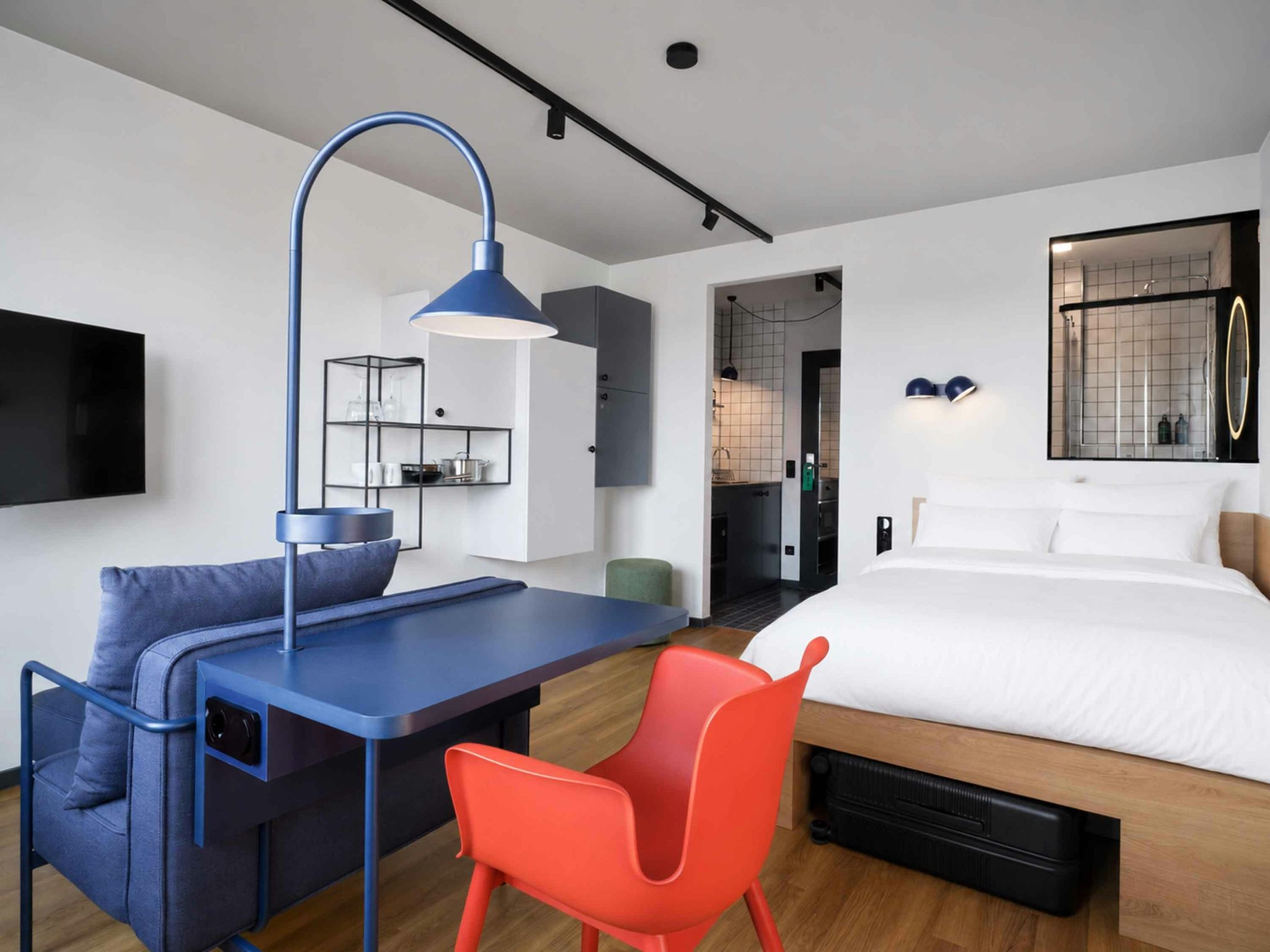 ZurefNz02s0BbKsvMiw_Apartment_with_Queen_Bed_and_Kitchene_S