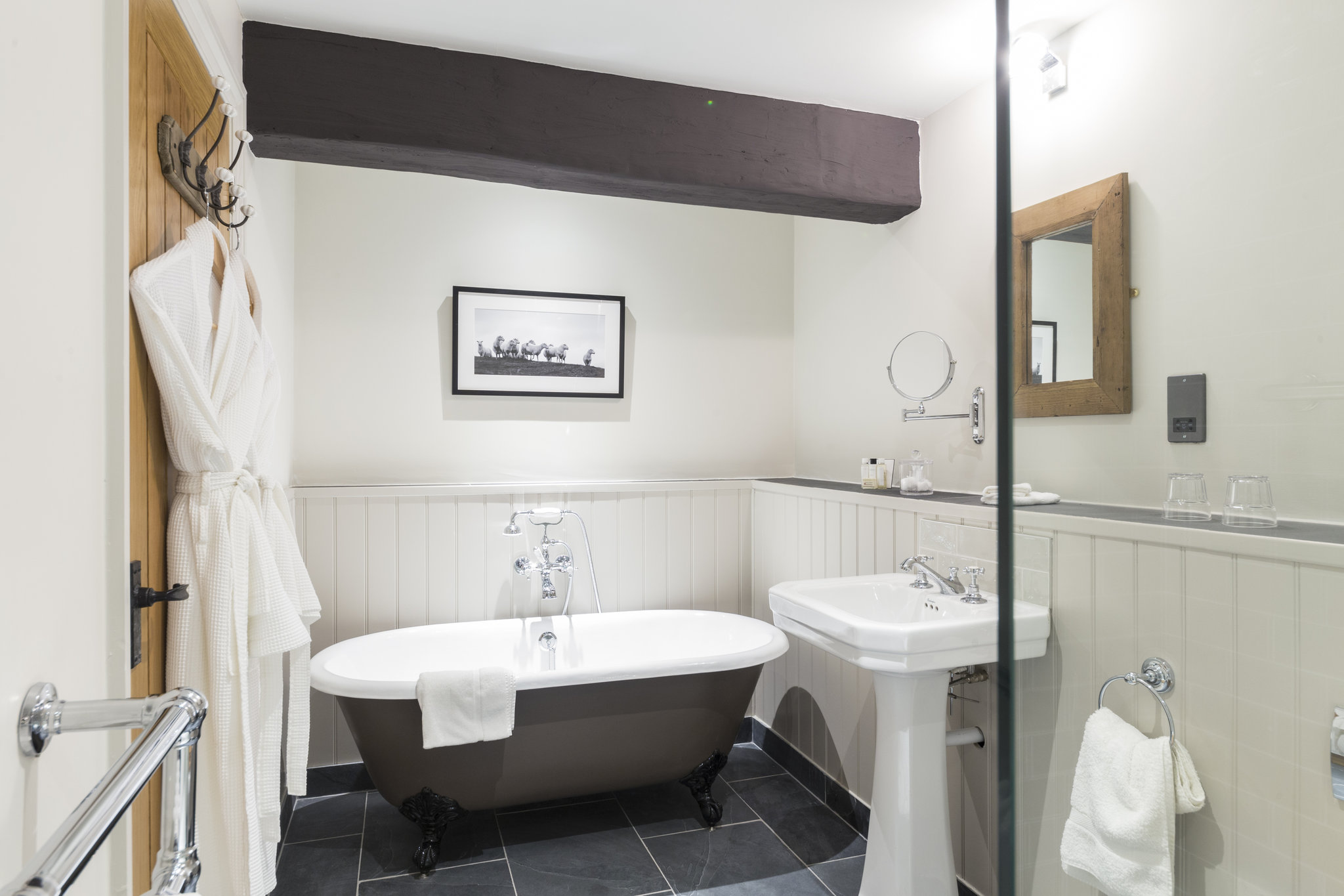 The_Nest_Suite_bathroom_S
