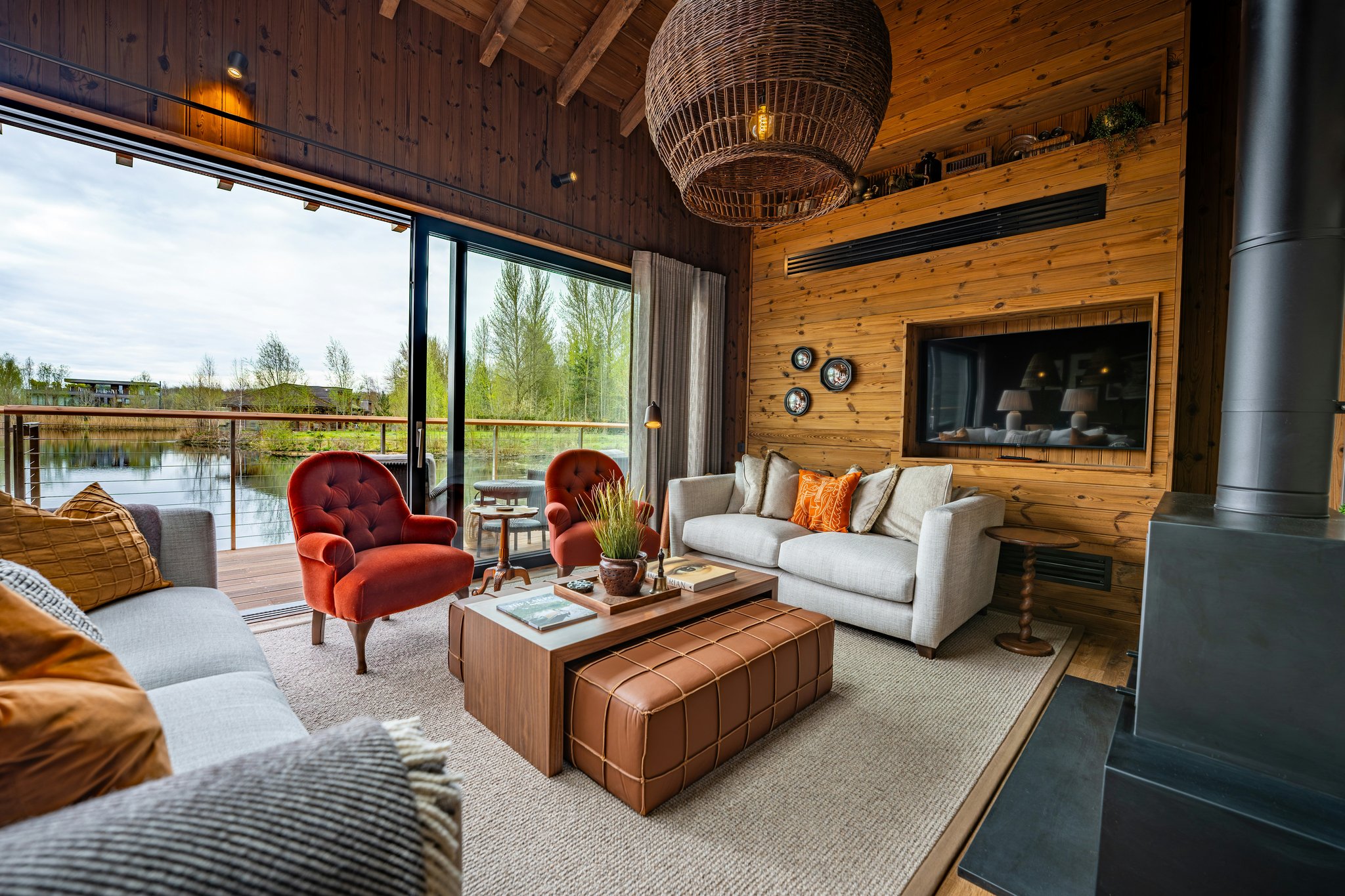 GBIYHnyhvUetpPjjwOvFRw_Cabin_Suite_Room-01_S