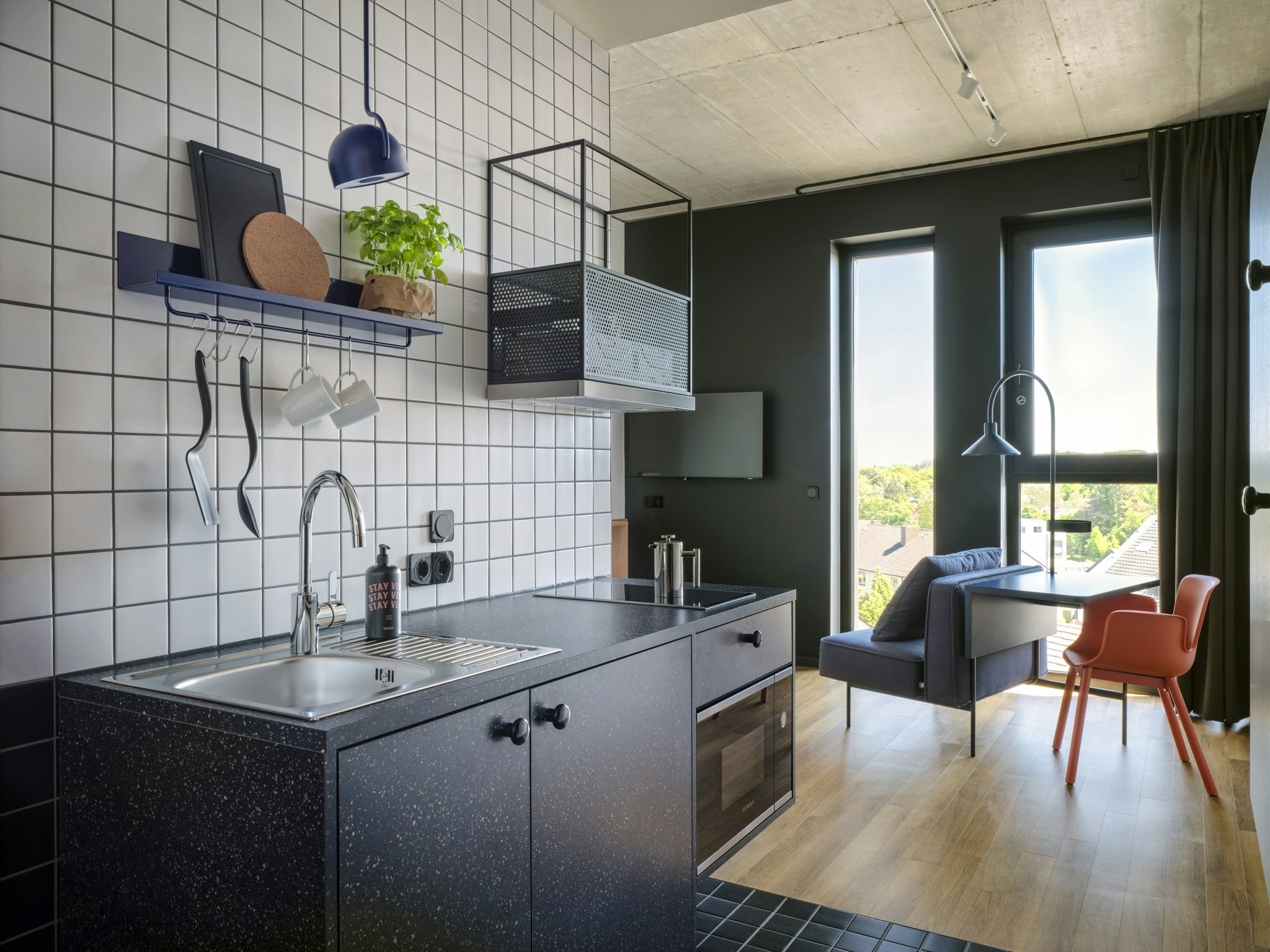 adtezpx7K0aRFc7lPacReA_Apartment_with_Queen_Bed_and_Kitch_S