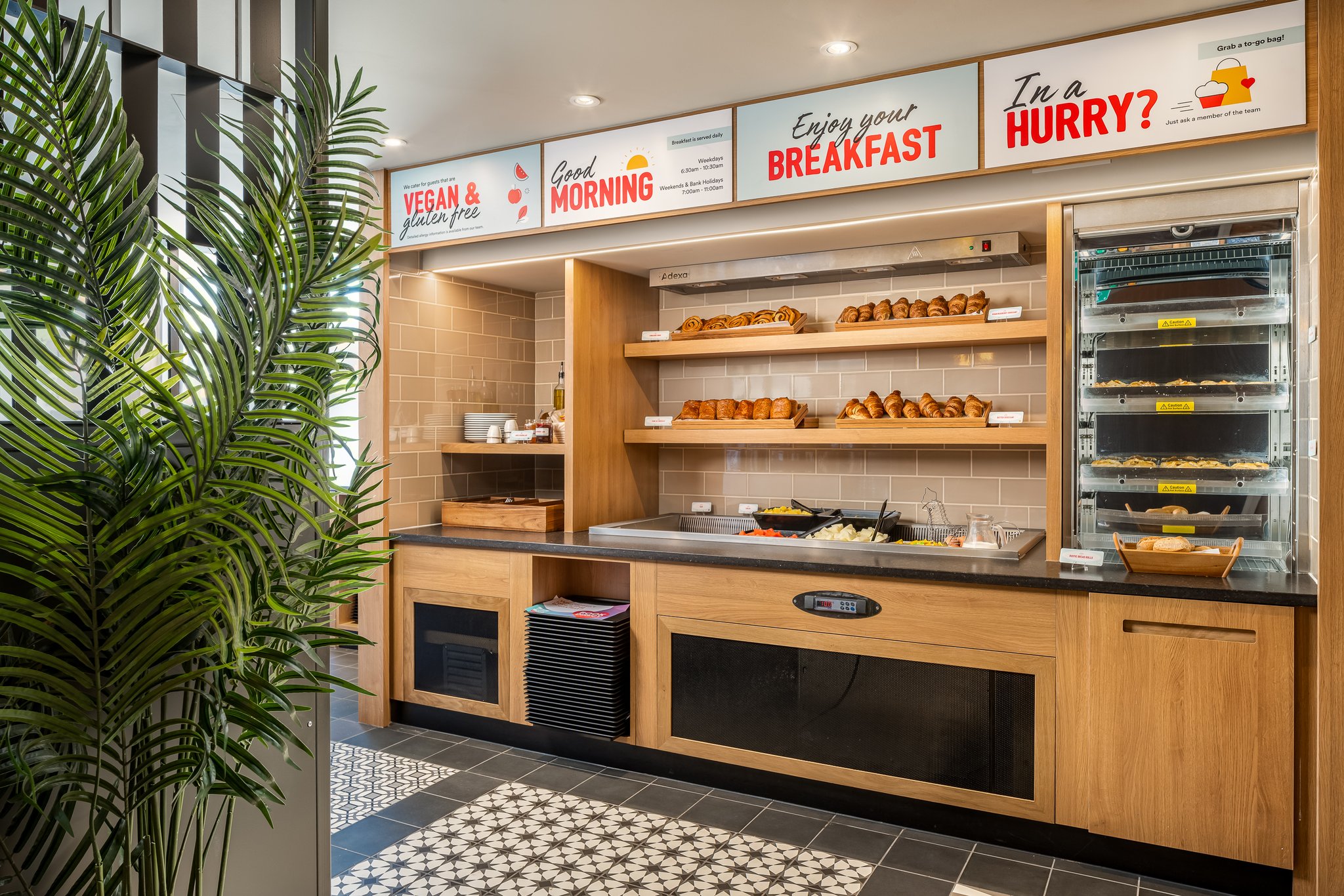 xPZT2UbtUKrR5XfE2M0yA_Canary_Wharf_Breakfast_S