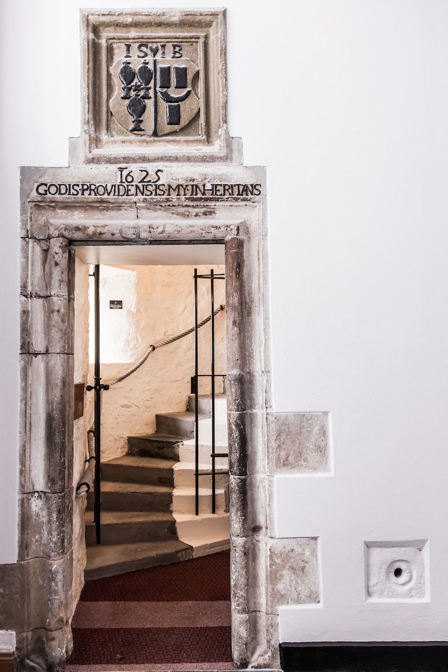 jrmeEDtBhUmexQJOjiM9A_Ballygally-Castle-Hotel-0713_(1)_S