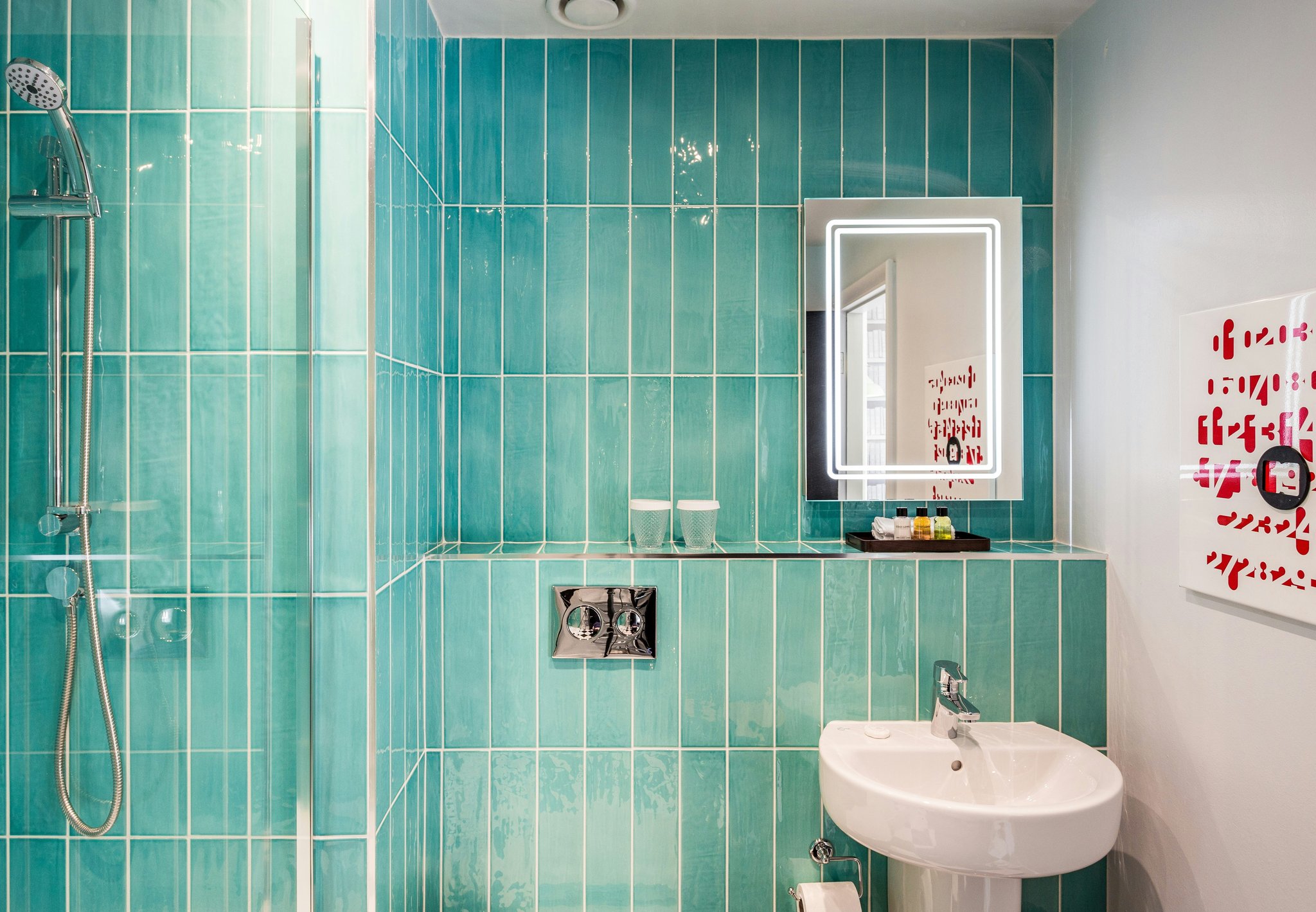 8ZfxAX6XUWlT9d3h022w_Classic_room_Bathroom_02_S