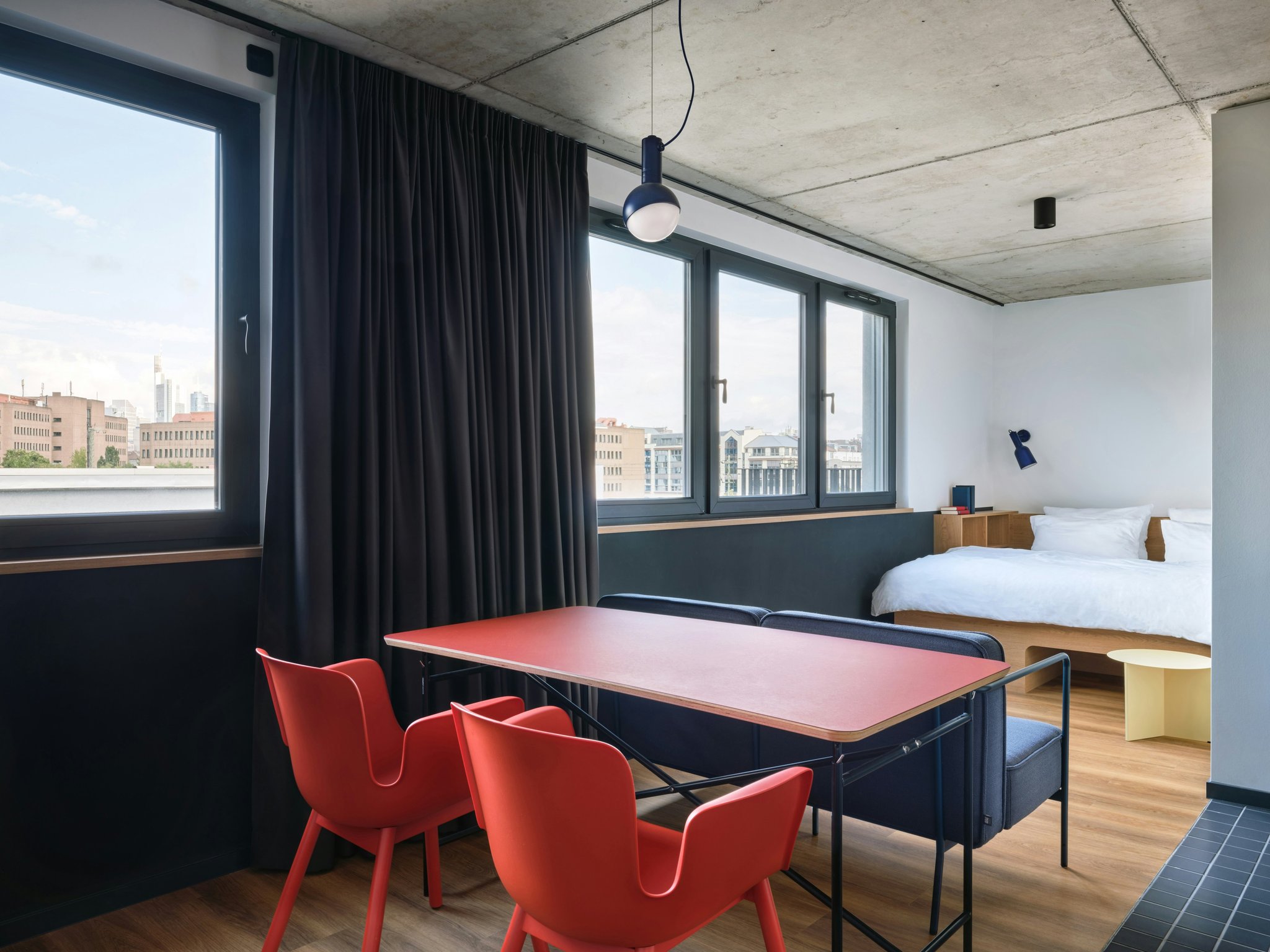 BSwU5wBYmEyRemJLyR6Qw_Suite_with_King_Bed_and_Kitchenette_S