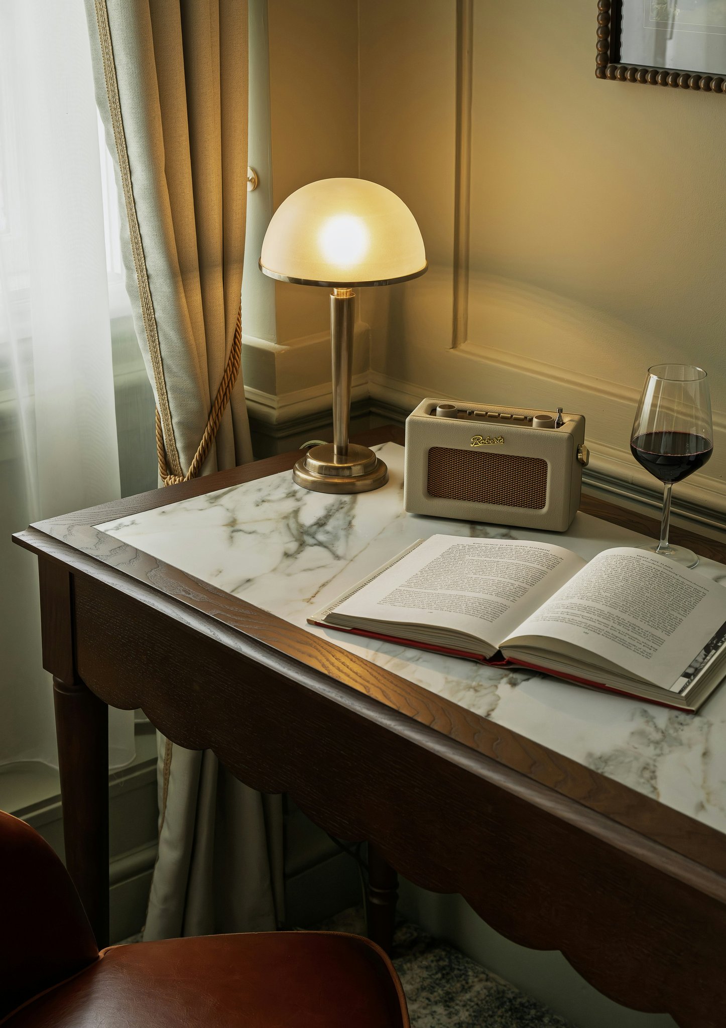 wLLxjAFO70ekGq3E4k7icg_Comfy_room_desk_S