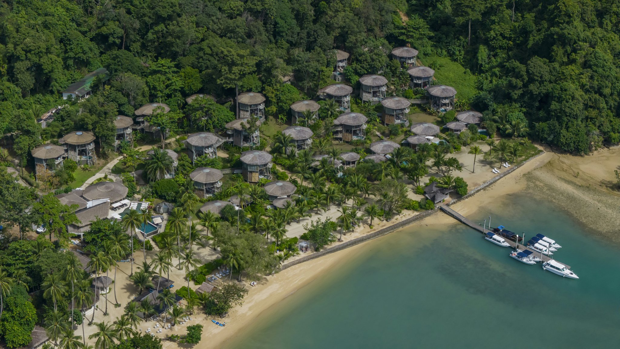 EHGZVmZay0q0roaJzHk2Q_TreeHouse_Villas_Landscape_3_S
