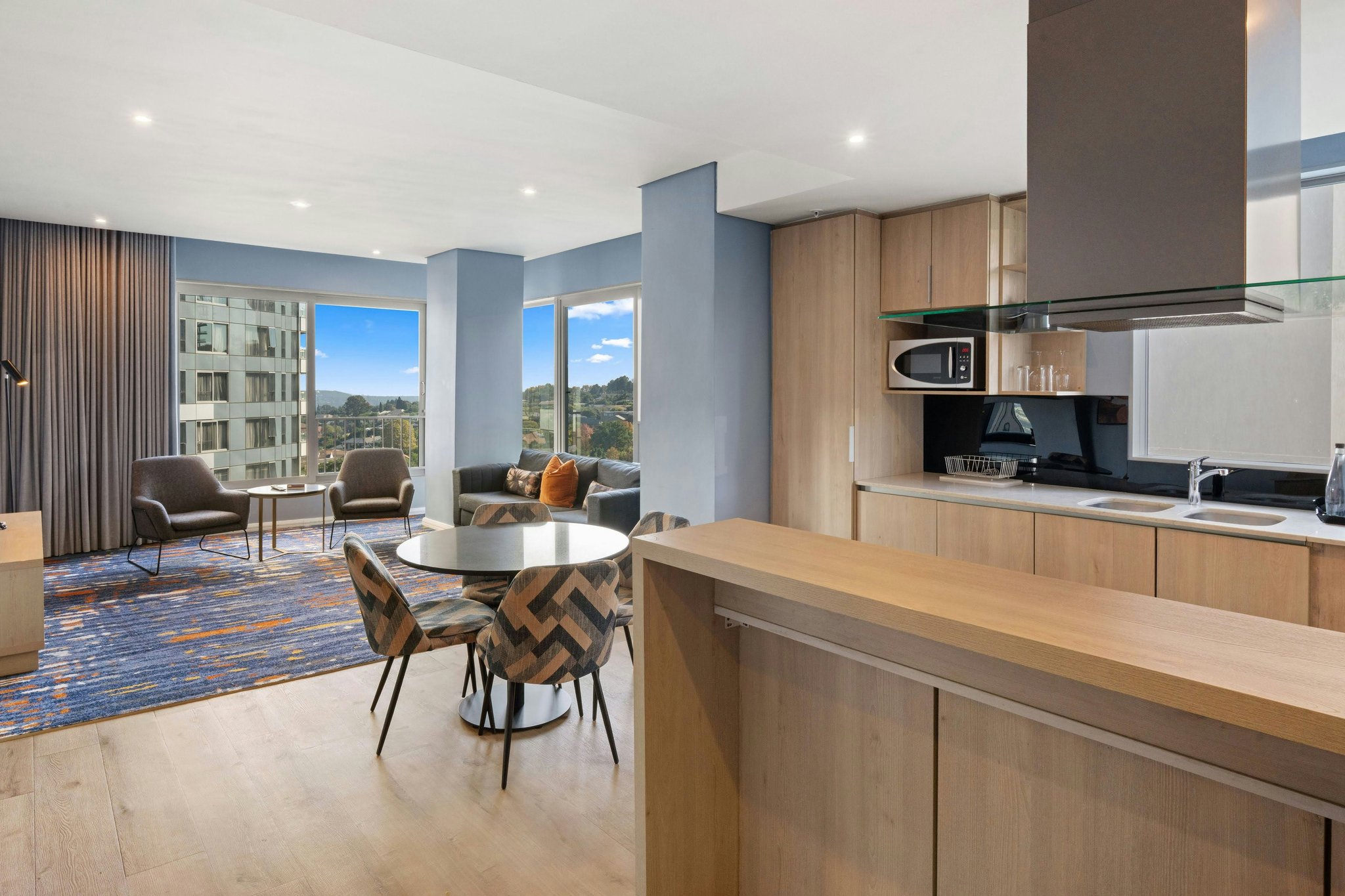 FgHmIDRZvUGjGpSVCrGfXw_Executive_Kitchenette_S