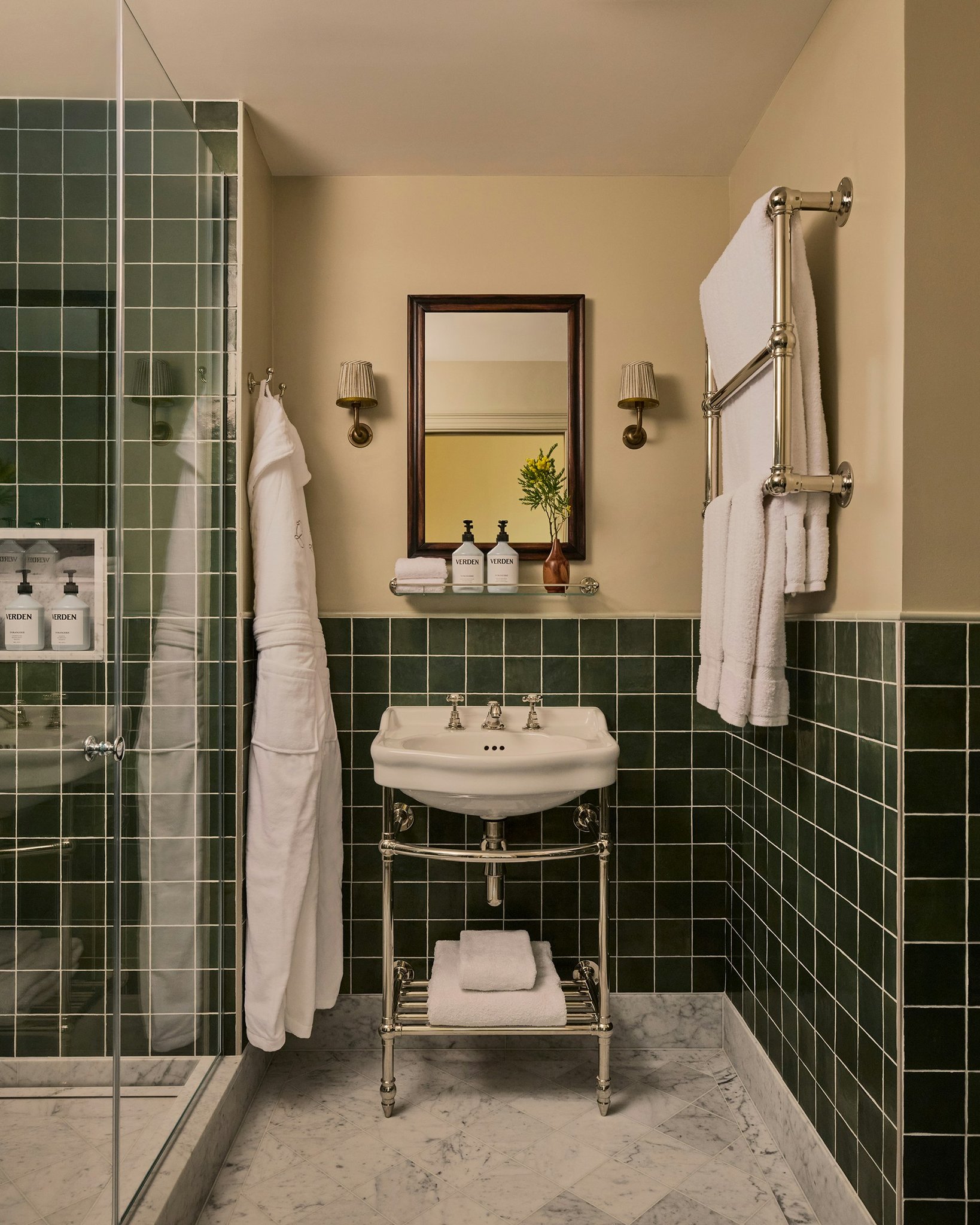 pxYwEQH4cUGBxGkYcVR9mQ_Deluxe_Bathroom_S