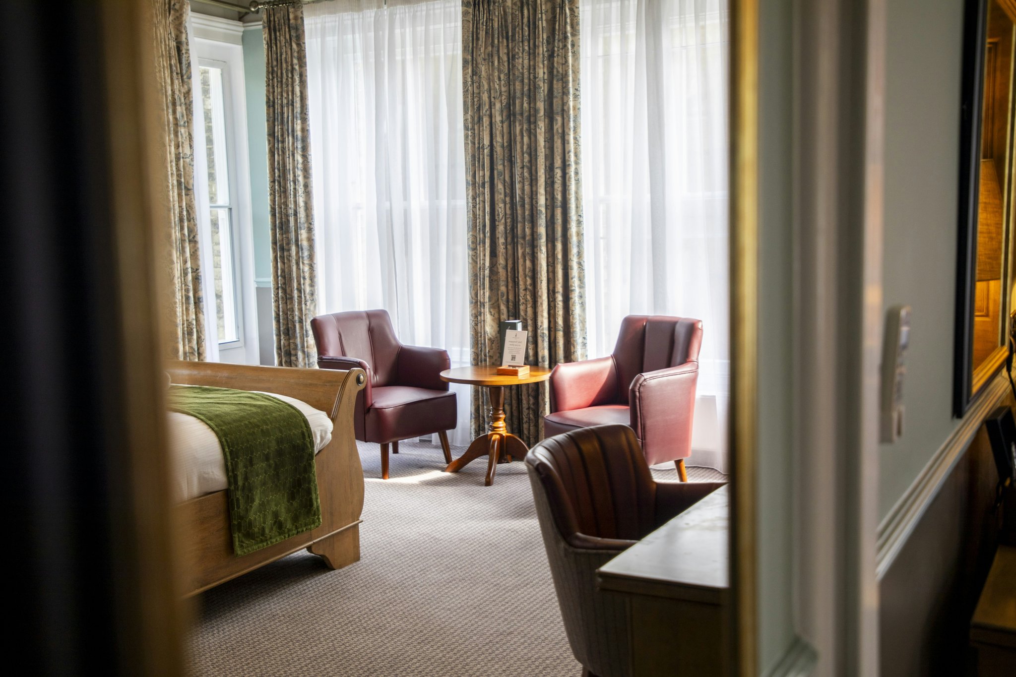 9CBlZSk40asd1iYfSLsg_Room_2_-_Superior_Double_Room_S