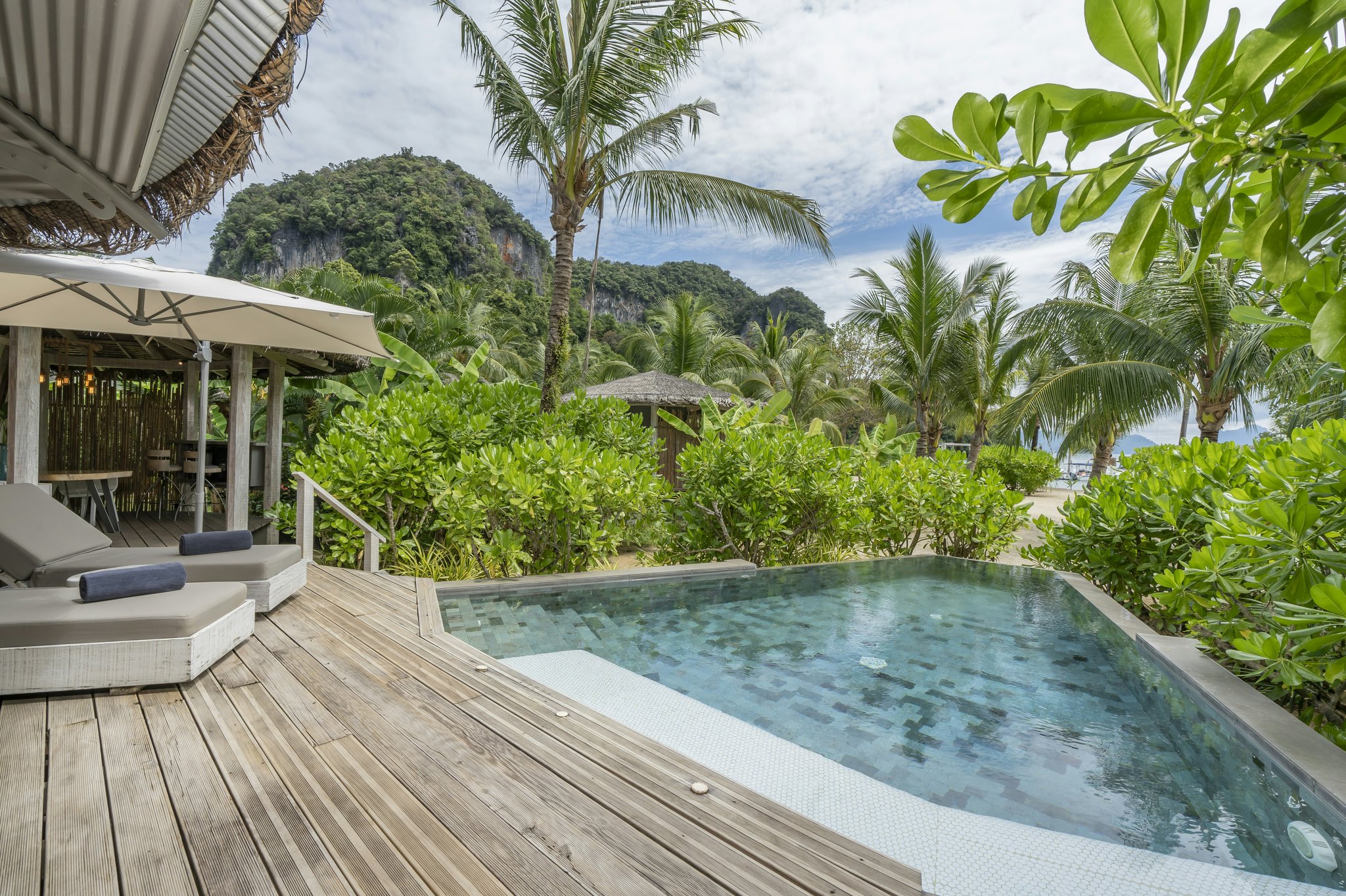 ms0jhDFQ0E28KAM0MJULMQ_Beachfront_Pool_Villa_8_S
