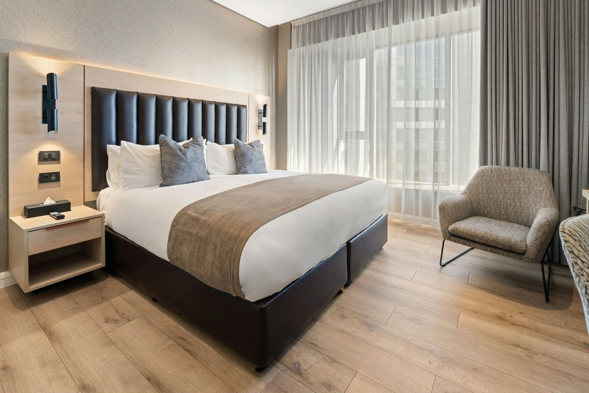 MMIktkM9kyT5XheSJA7gw_King_Accessible_Bedroomm_S