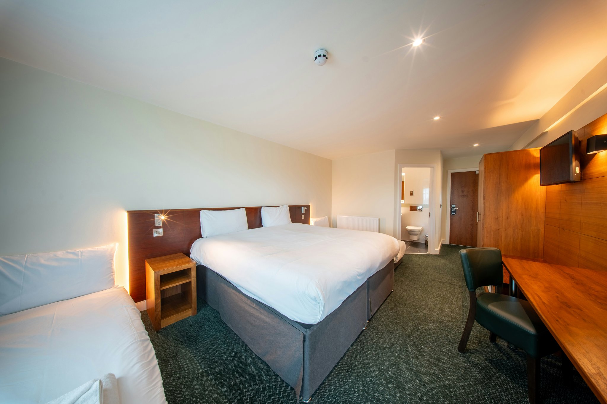 0y8W5zMeUCHgMHCt0e8wg_Preston_International_Hotel-65_S