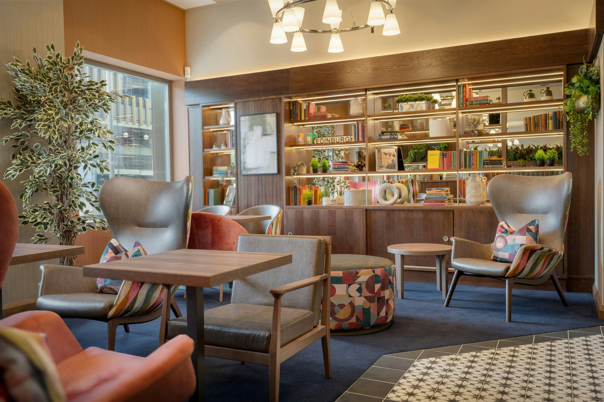 QciwnV10me3rdhZgDu4g_Edinburgh_St_Andrew_Square_Lounge_S