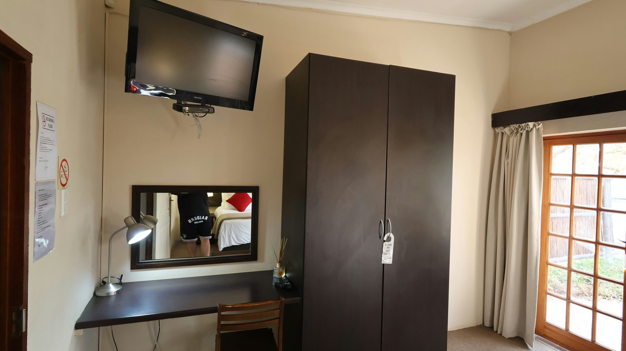 HnPtdv2qO0iOiRkKjdRb2Q_Luxury_Room_with_Kitchen_IMG_0649_S