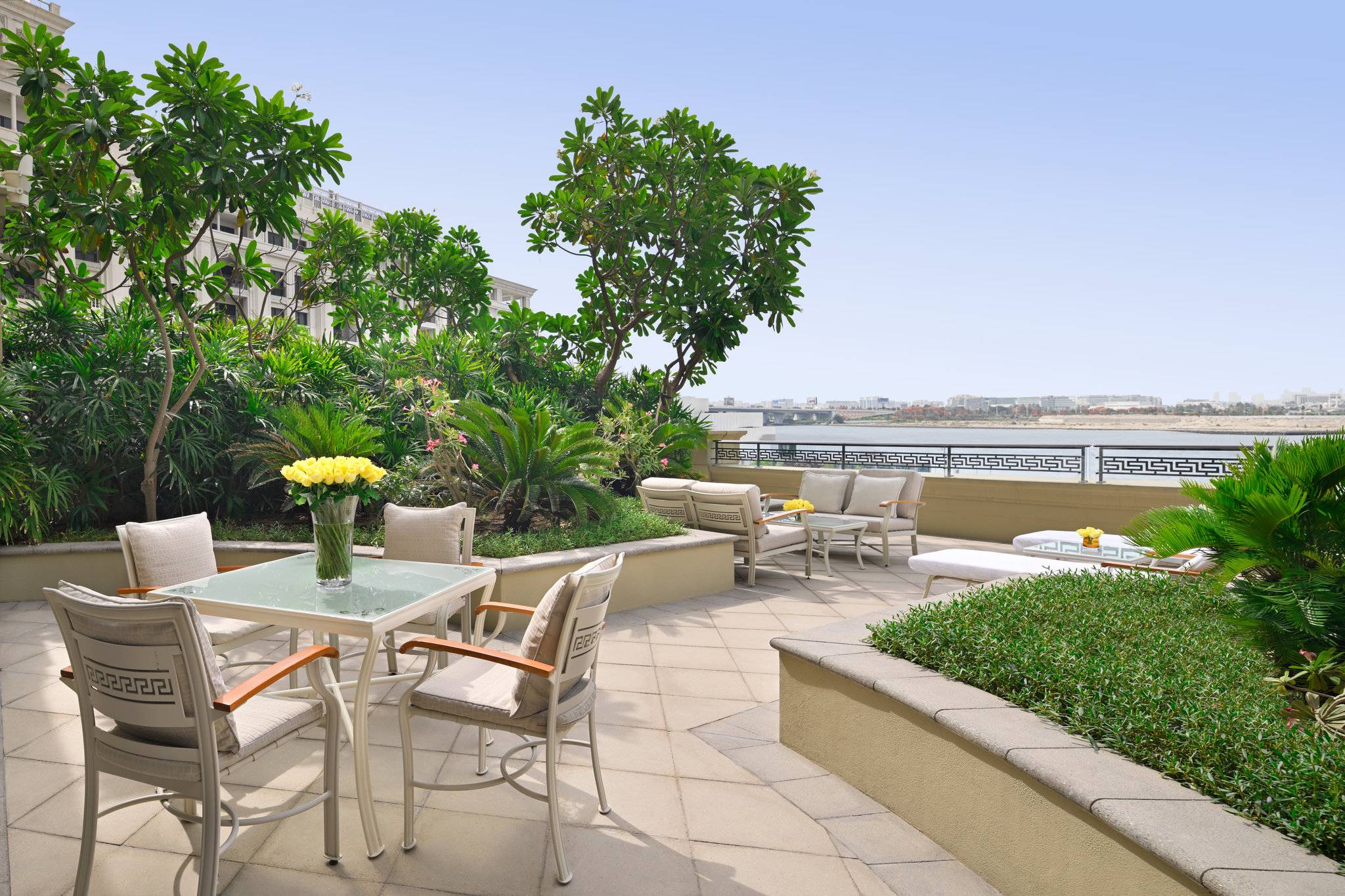 Grand_Suite_Terrace_Creek_View_-_Terrace_S