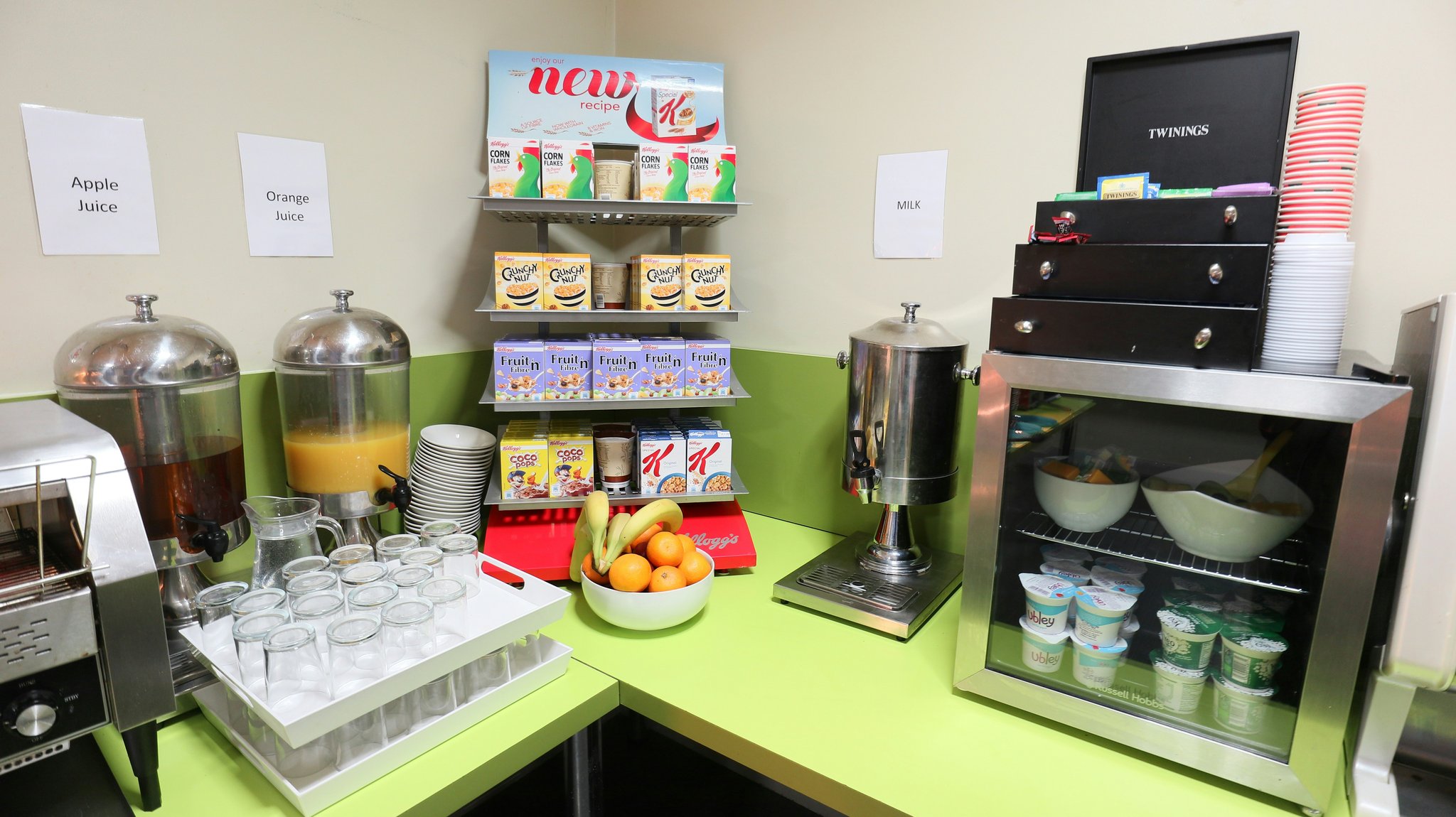 WuU6bKwfEkC9V8AstRfoPA_Breakfast_Tea_Coffee_Corner_S