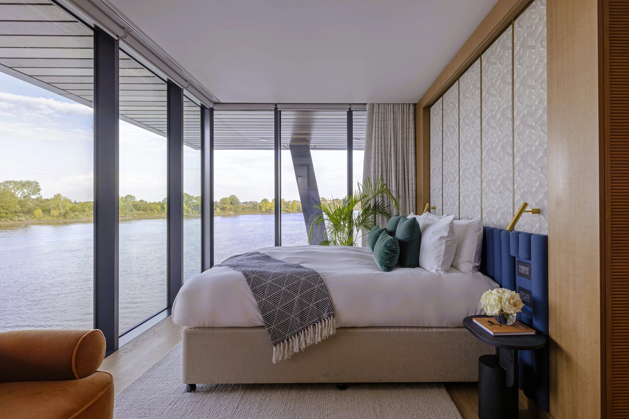 fjh134p5X0CG5i55jfCarg_River_Rooms_(11)_S
