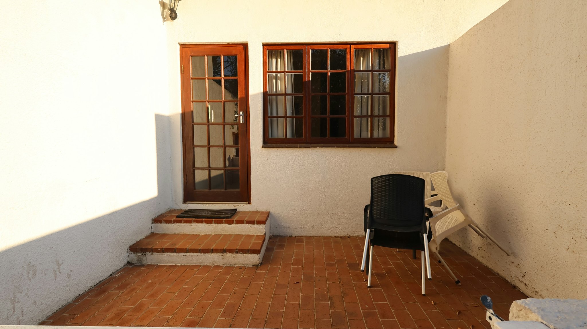 OFpX1nfLkmLiT0OrttrXQ_Family_Room_with_KitchenIMG_0872_S