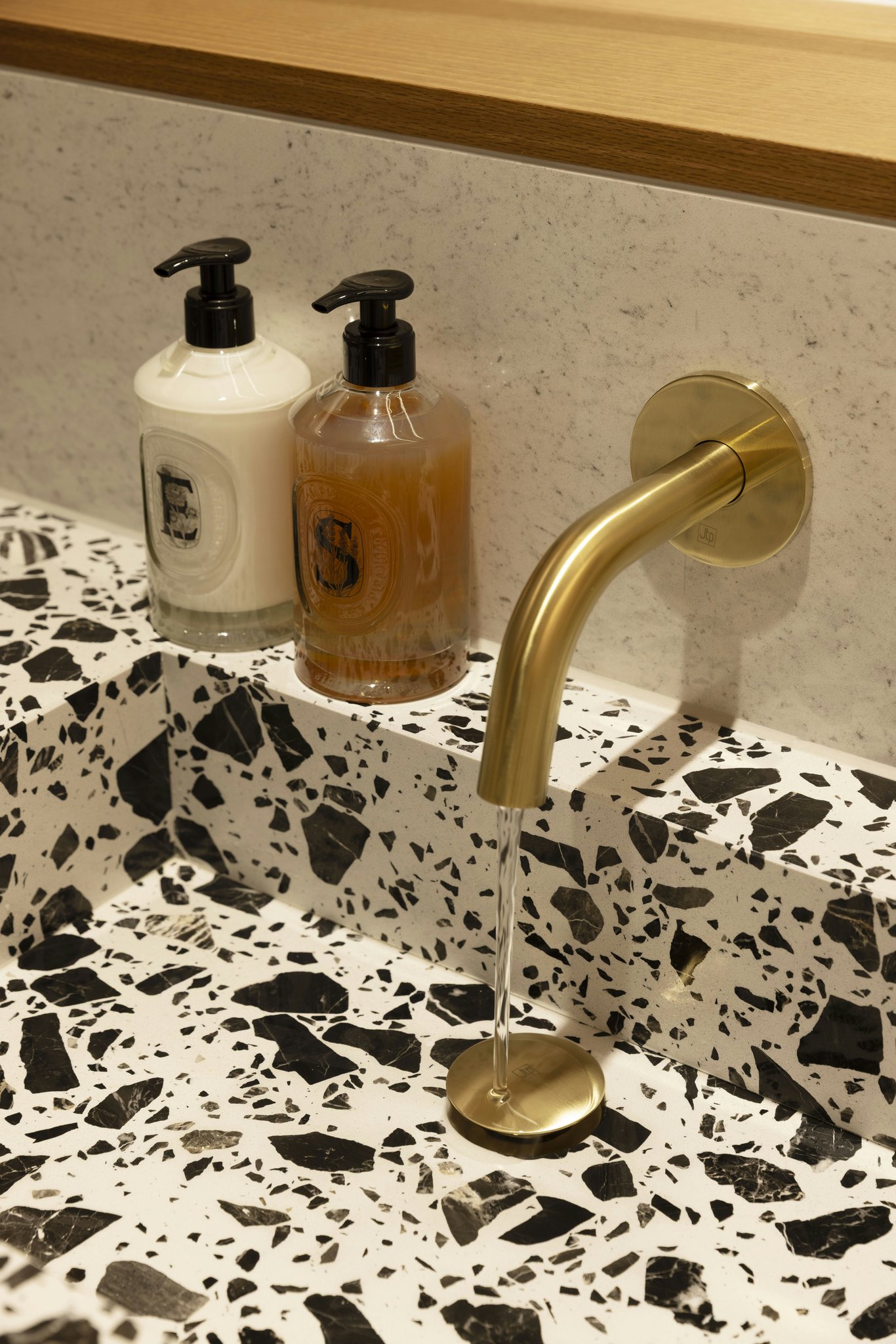 jEmQBbCDkkqRHudCYVf0Q_Amenities_(3)_S