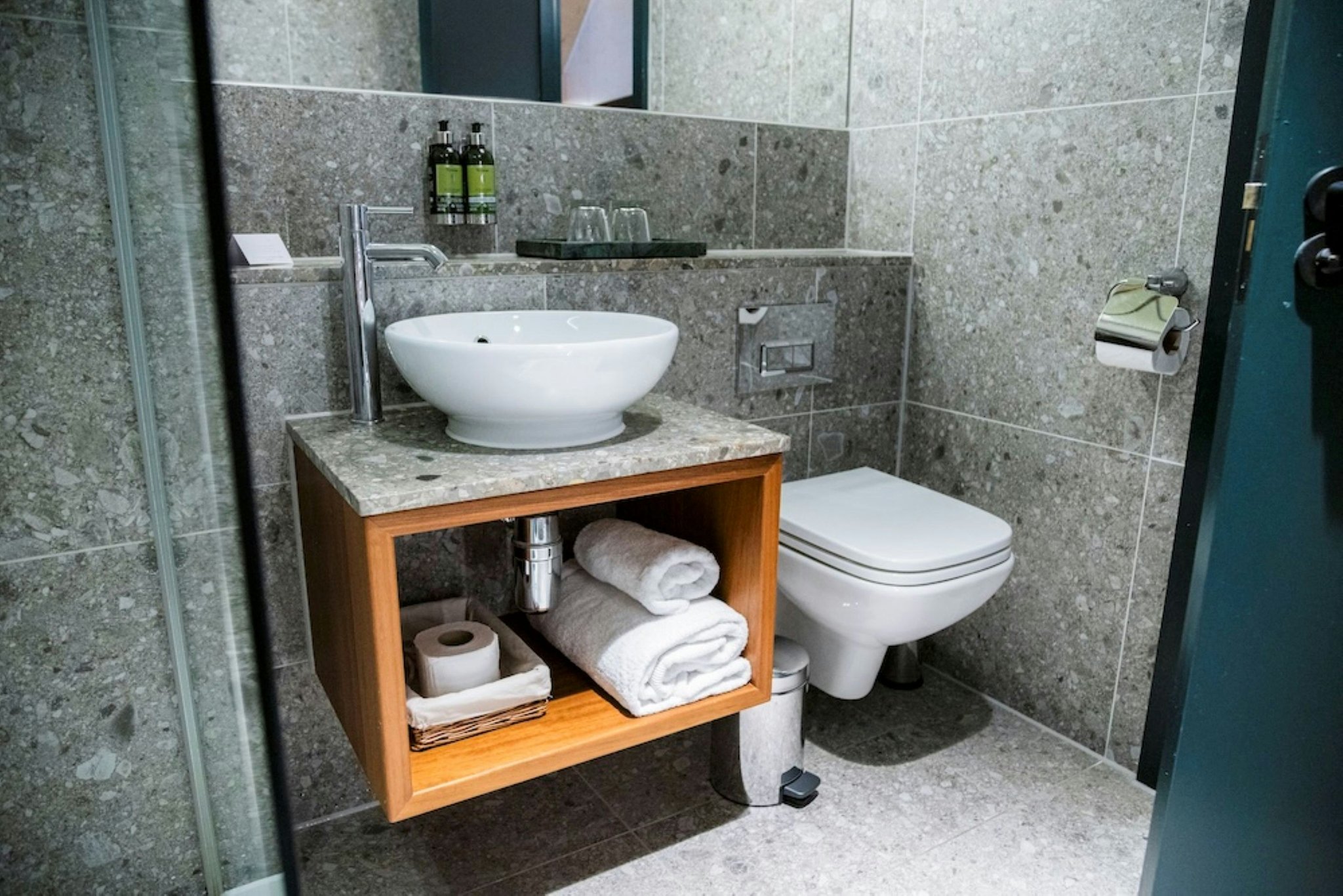 Yj28w1ZWaEeavC9mbmC66Q_Bathroom_S
